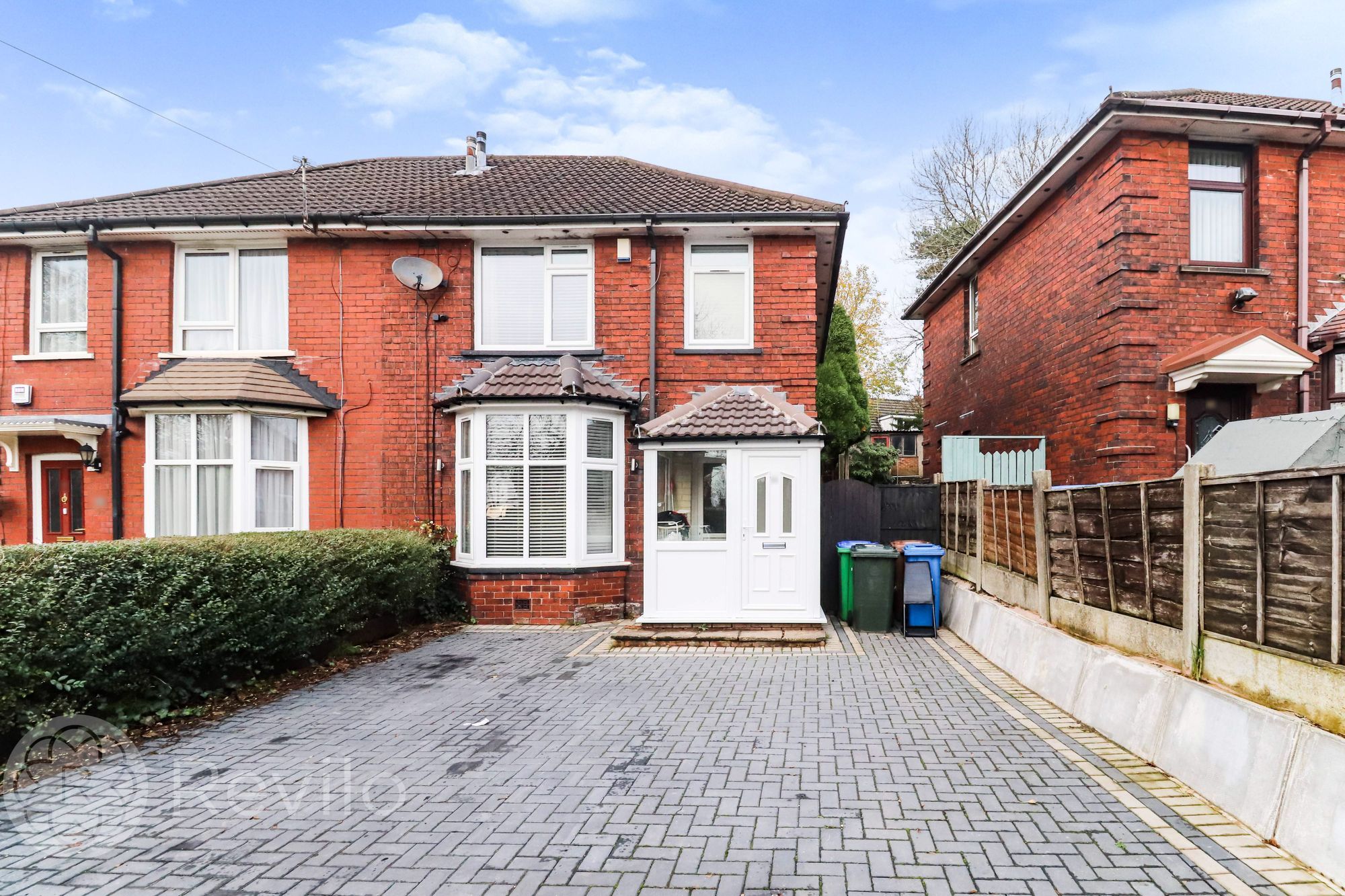 3 bed semidetached house for sale in Croydon Avenue, Rochdale OL11