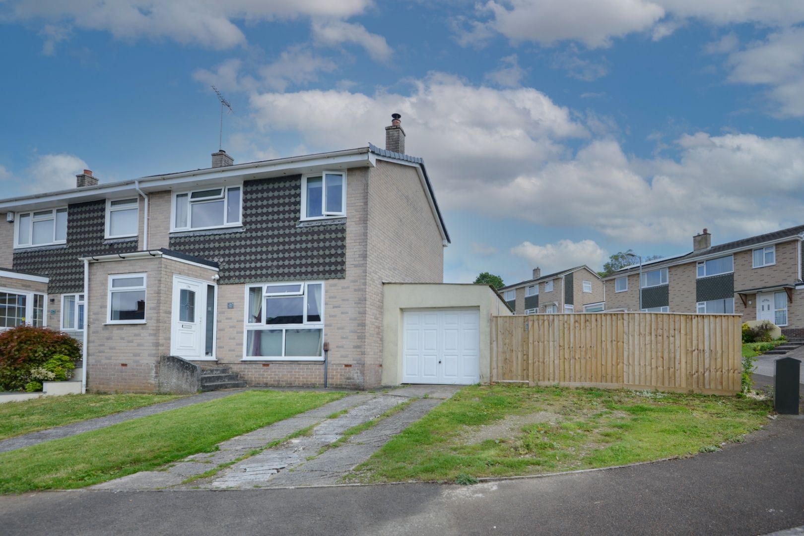 3 bed end terrace house for sale in Maybrook Drive, Saltash, Cornwall