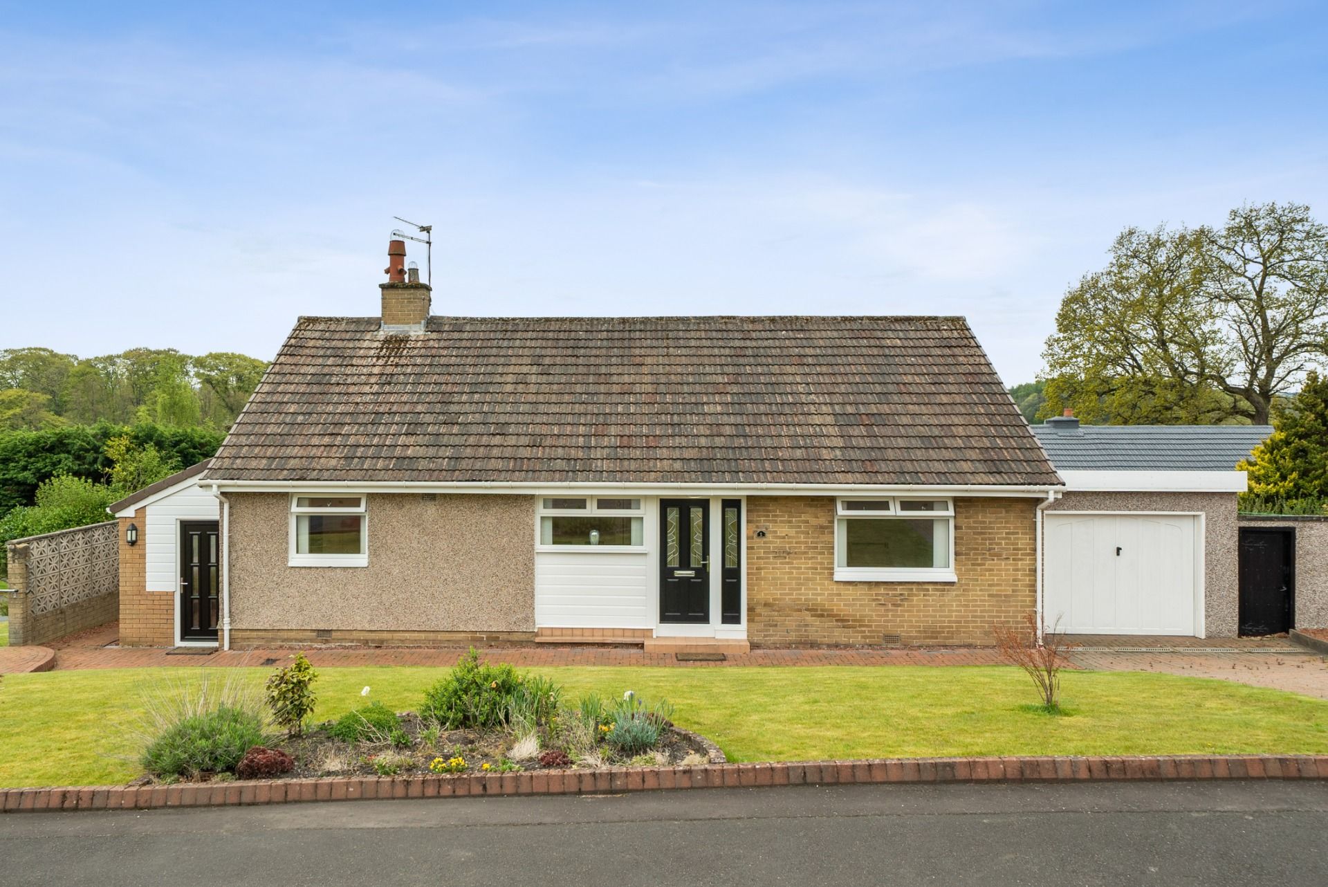 3 bed detached bungalow for sale in Grange Gardens, Bothwell, Glasgow