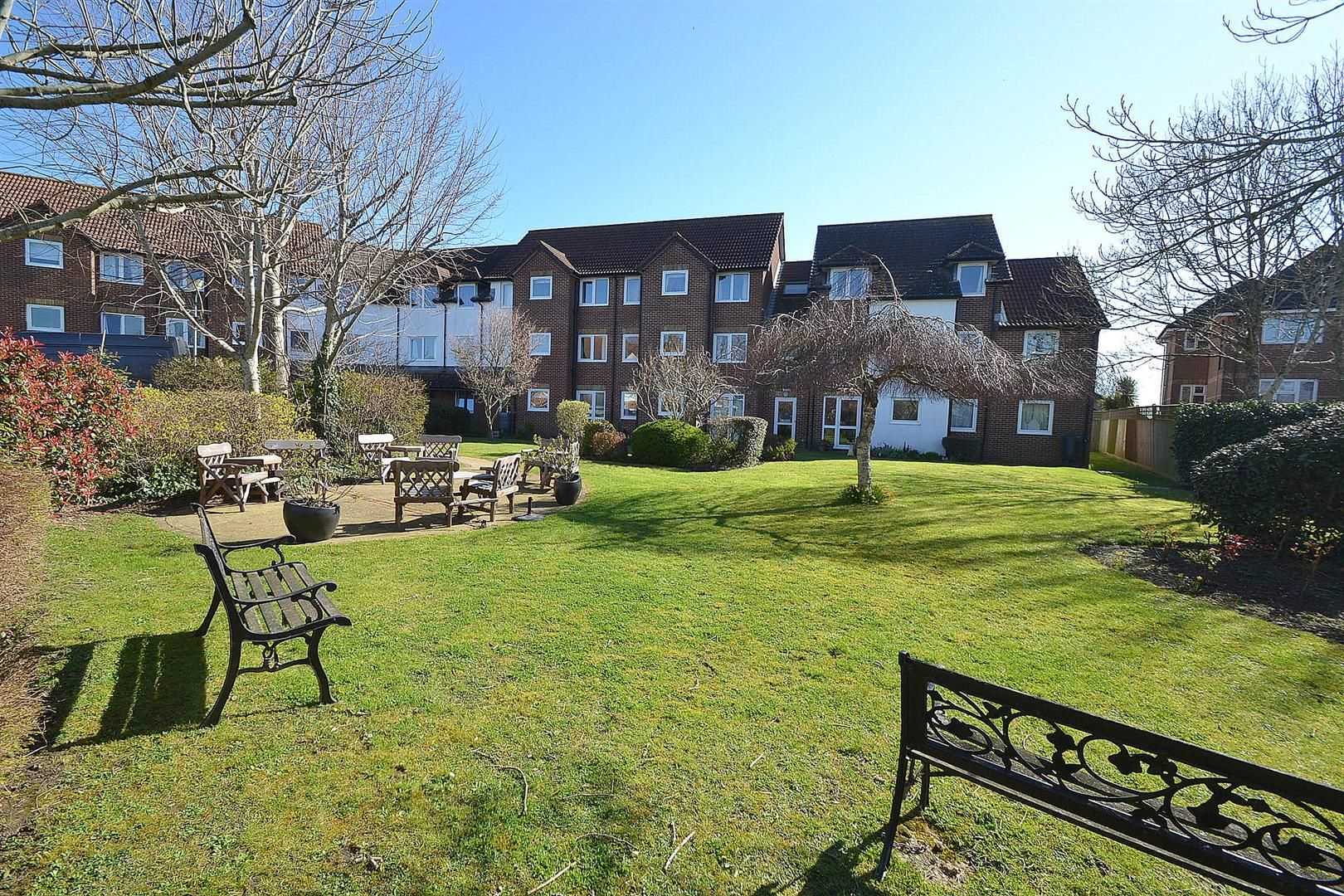 1 bed flat for sale in Bellbanks Road, Hailsham BN27 Zoopla