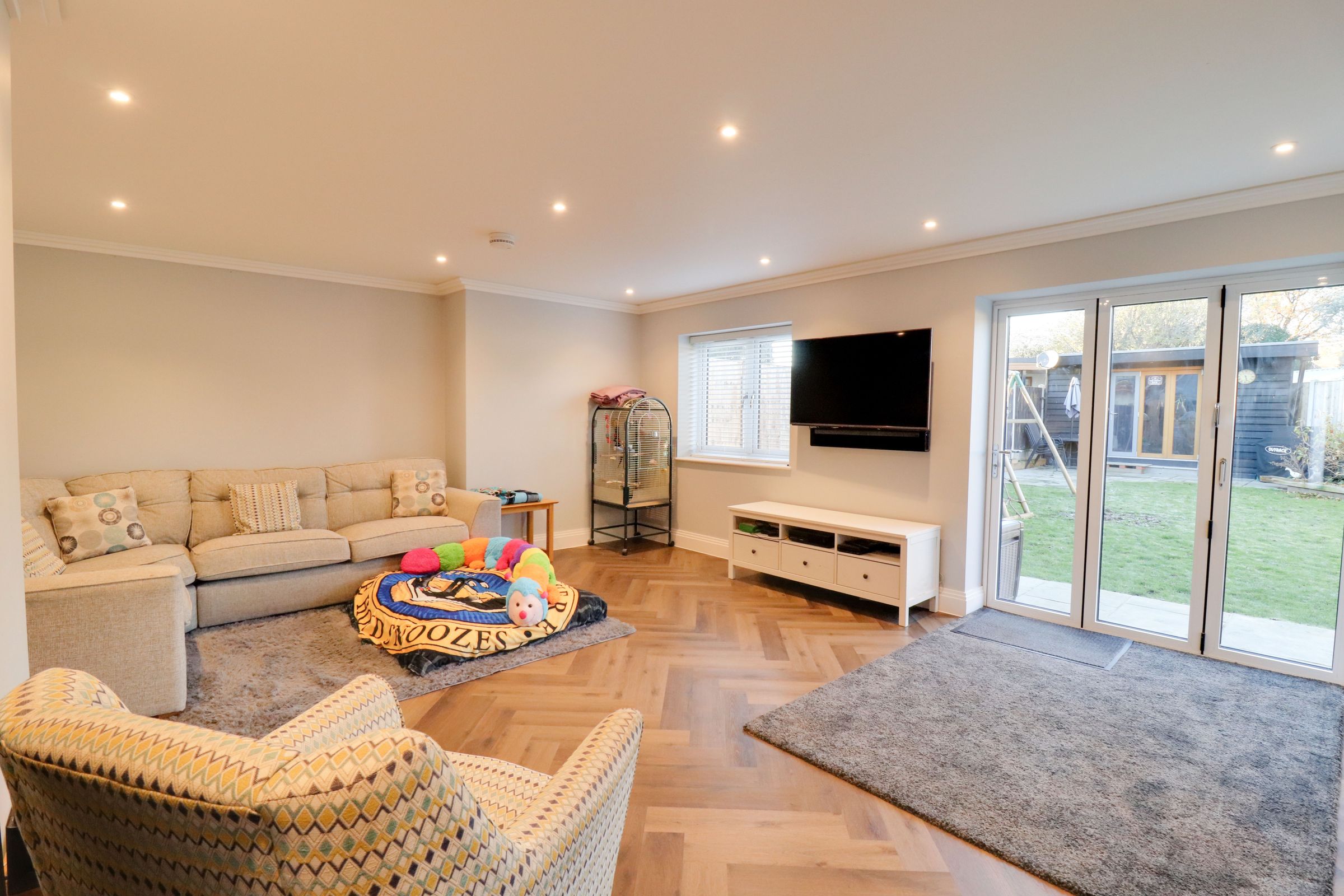 4 bed property for sale in Benfleet Park Road, Benfleet SS7 Zoopla