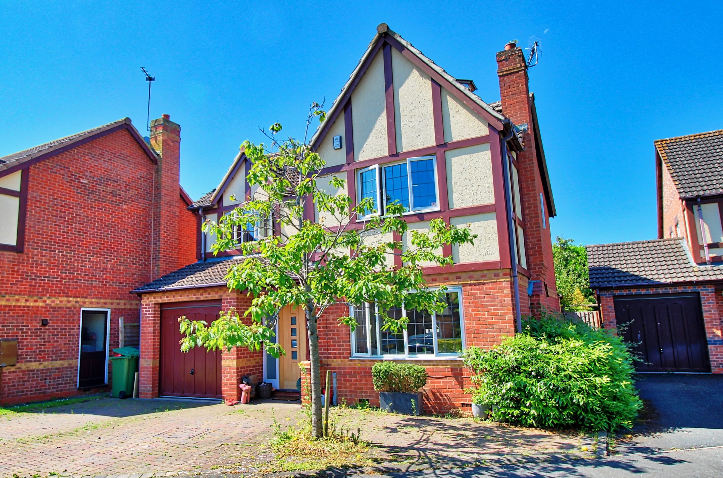 6 bed detached house for sale in Agatha Gardens, Fernhill Heath