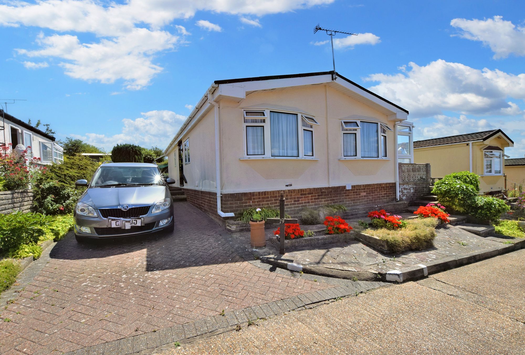 2 bed mobile/park home for sale in Yew Tree Park Homes, Charing TN27