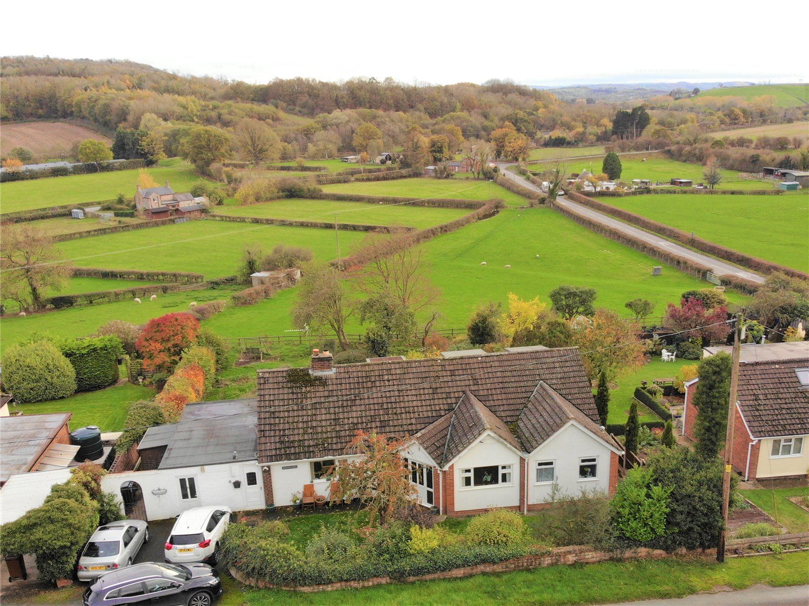 4 bed bungalow for sale in Coopers Lane, PorthYWaen, Oswestry