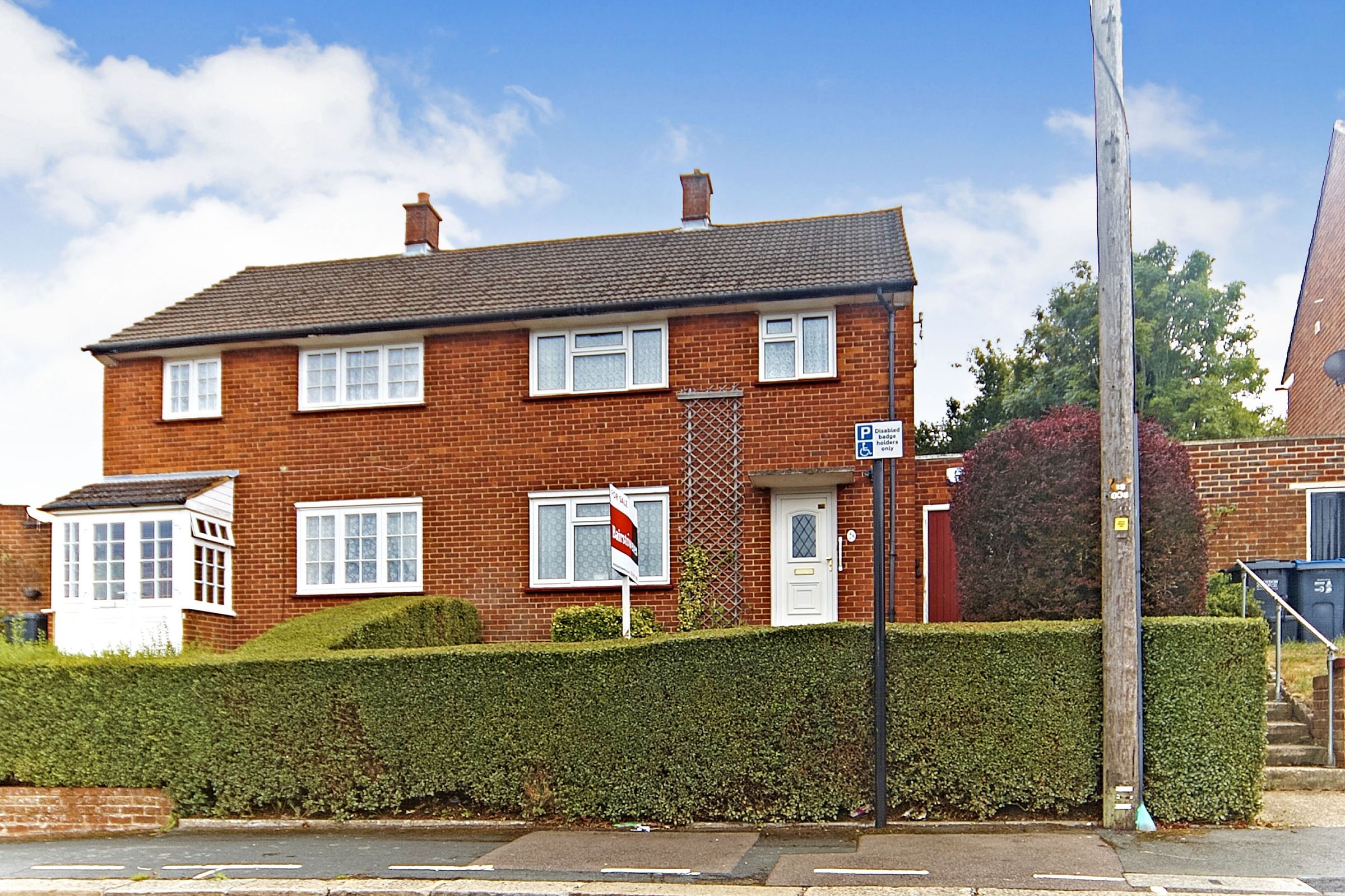 3 bed semidetached house for sale in Netley Close, New Addington