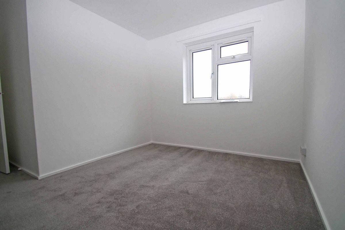 2 bed flat to rent in Nell Ball, Billingshurst RH14 Zoopla