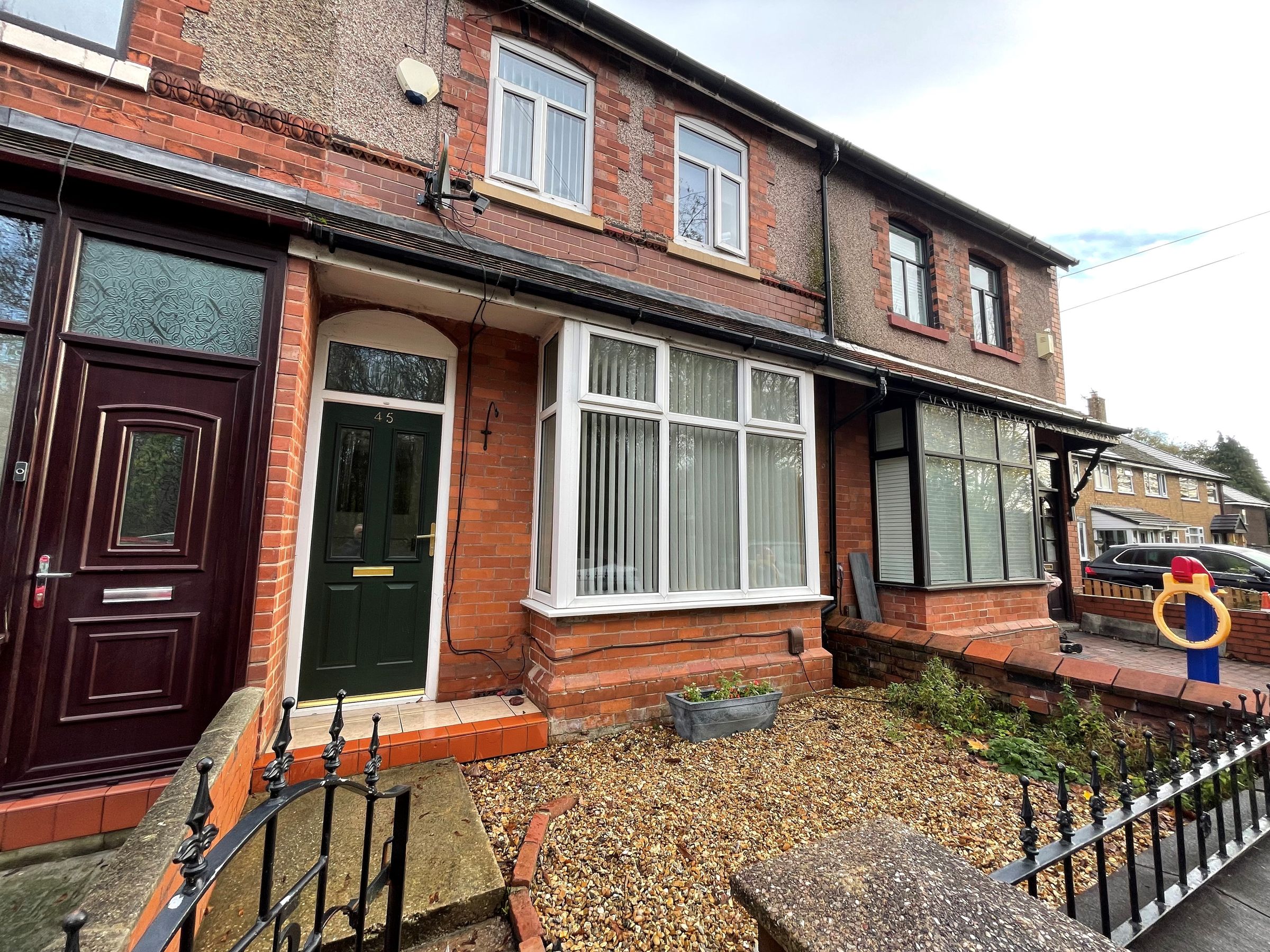 3 bed terraced house to rent in Fold Road, Radcliffe, Manchester M26