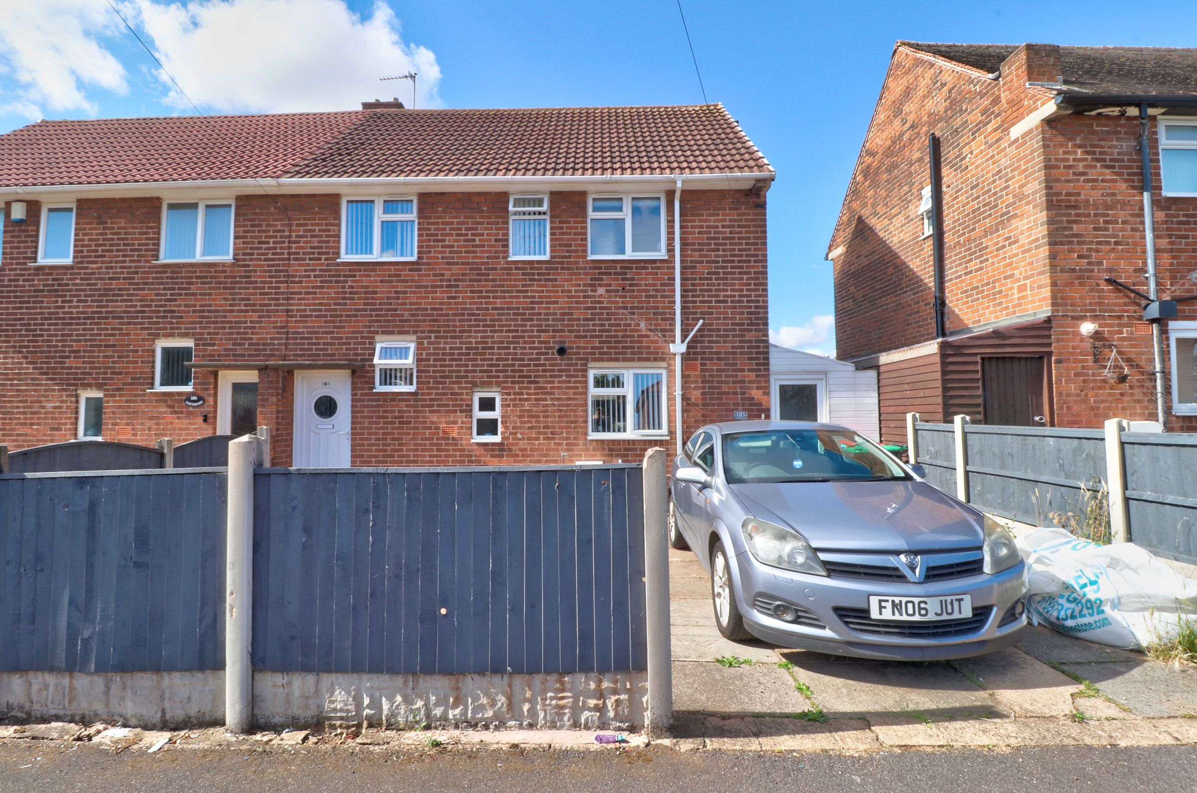 3 bed semidetached house for sale in Salterford Road, Hucknall