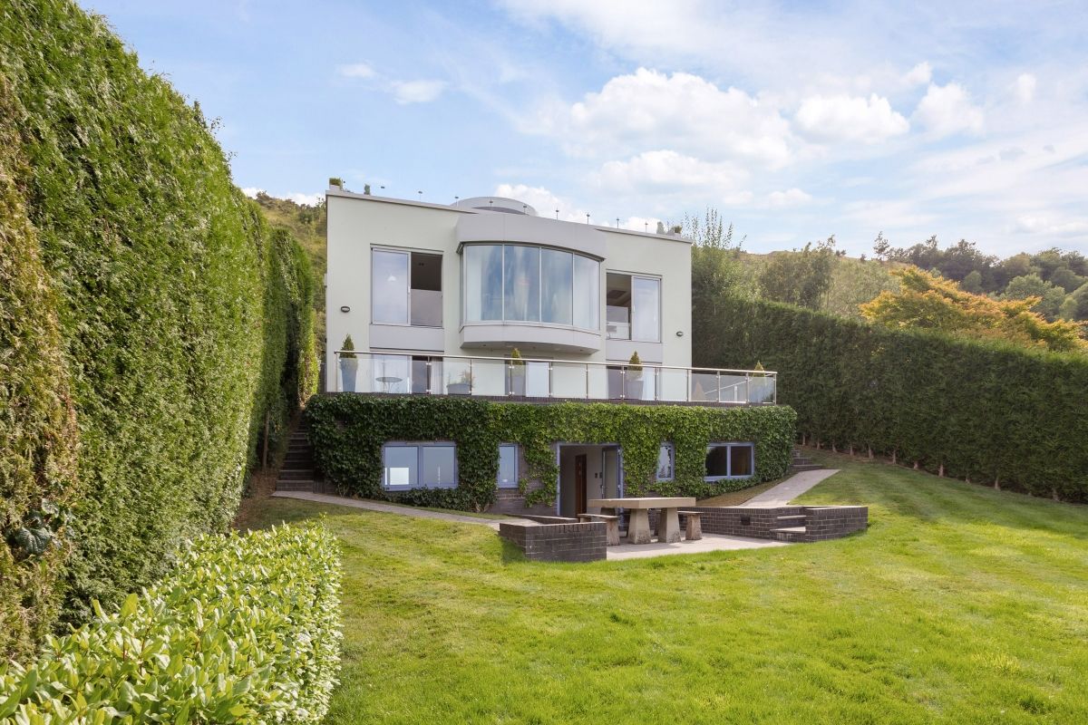 5 bed detached house to rent in Daisy Bank Road, Leckhampton