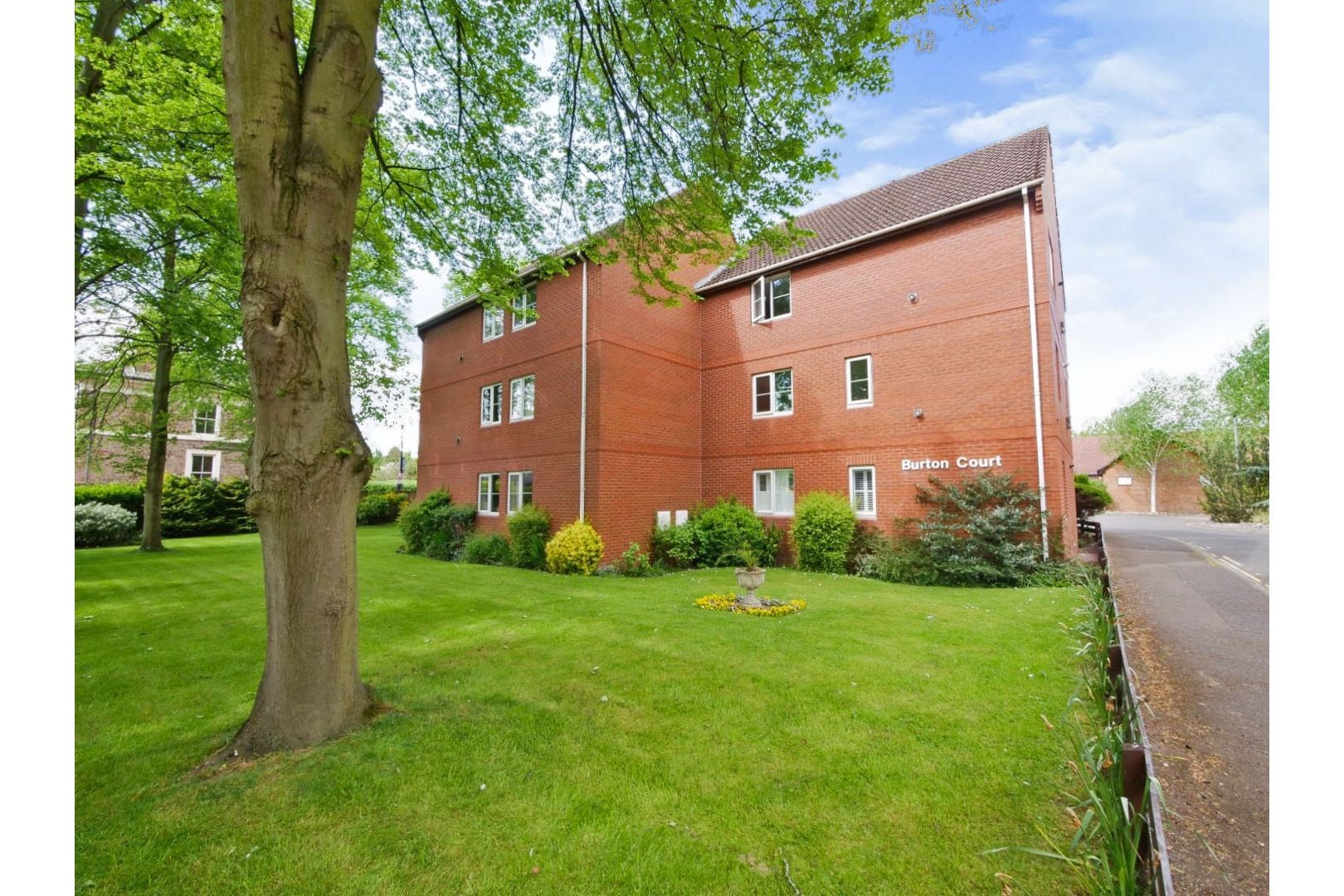 2 bed flat for sale in Burton Stone Lane, York YO30 Zoopla