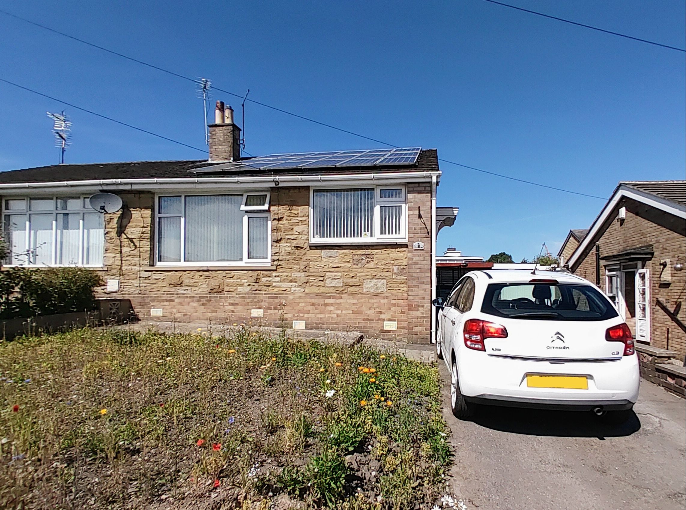 2 bed semidetached bungalow for sale in Leaventhorpe Way, Bradford BD8