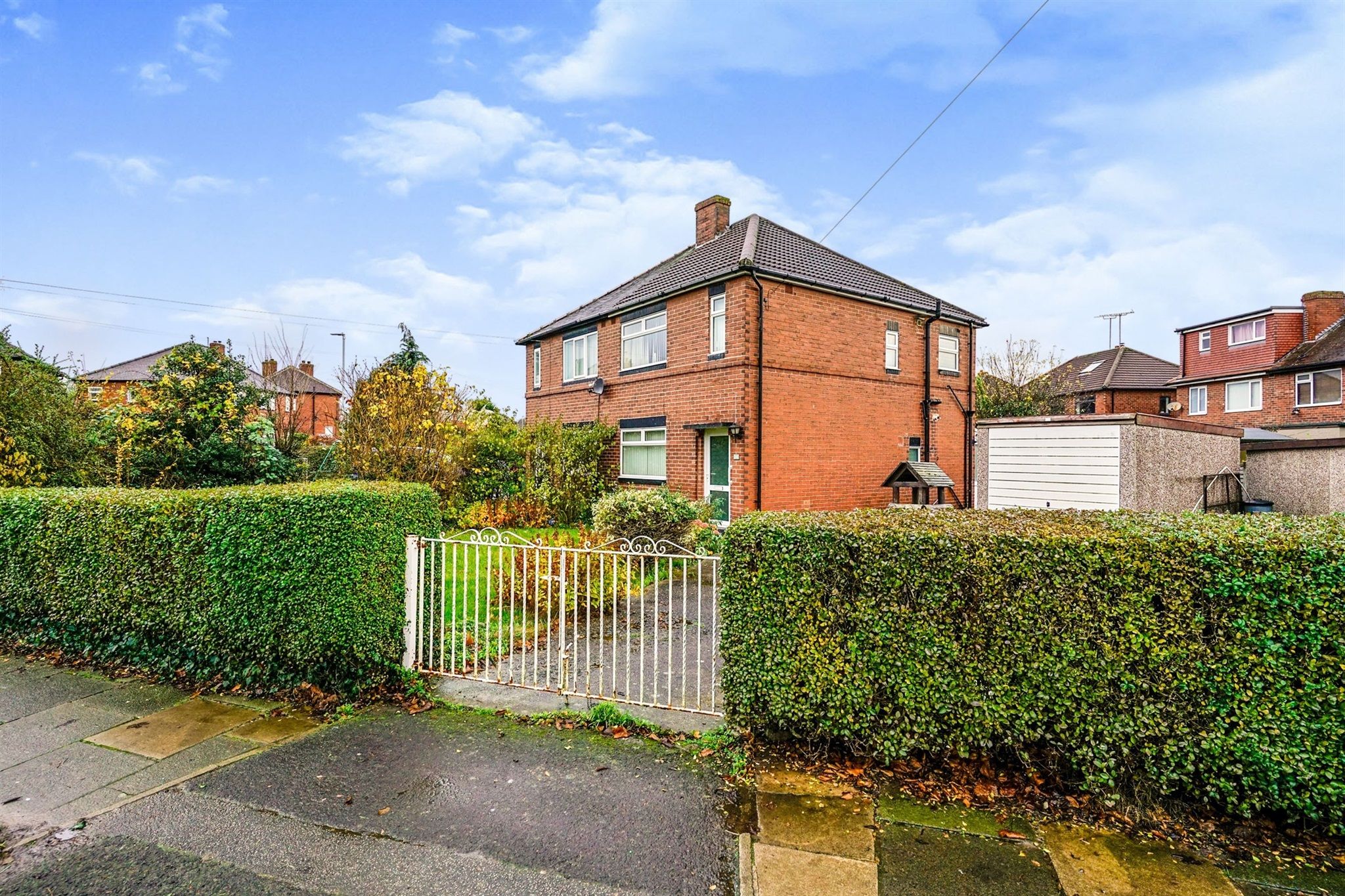 3 bed semidetached house for sale in Pendas Way, Crossgates, Leeds
