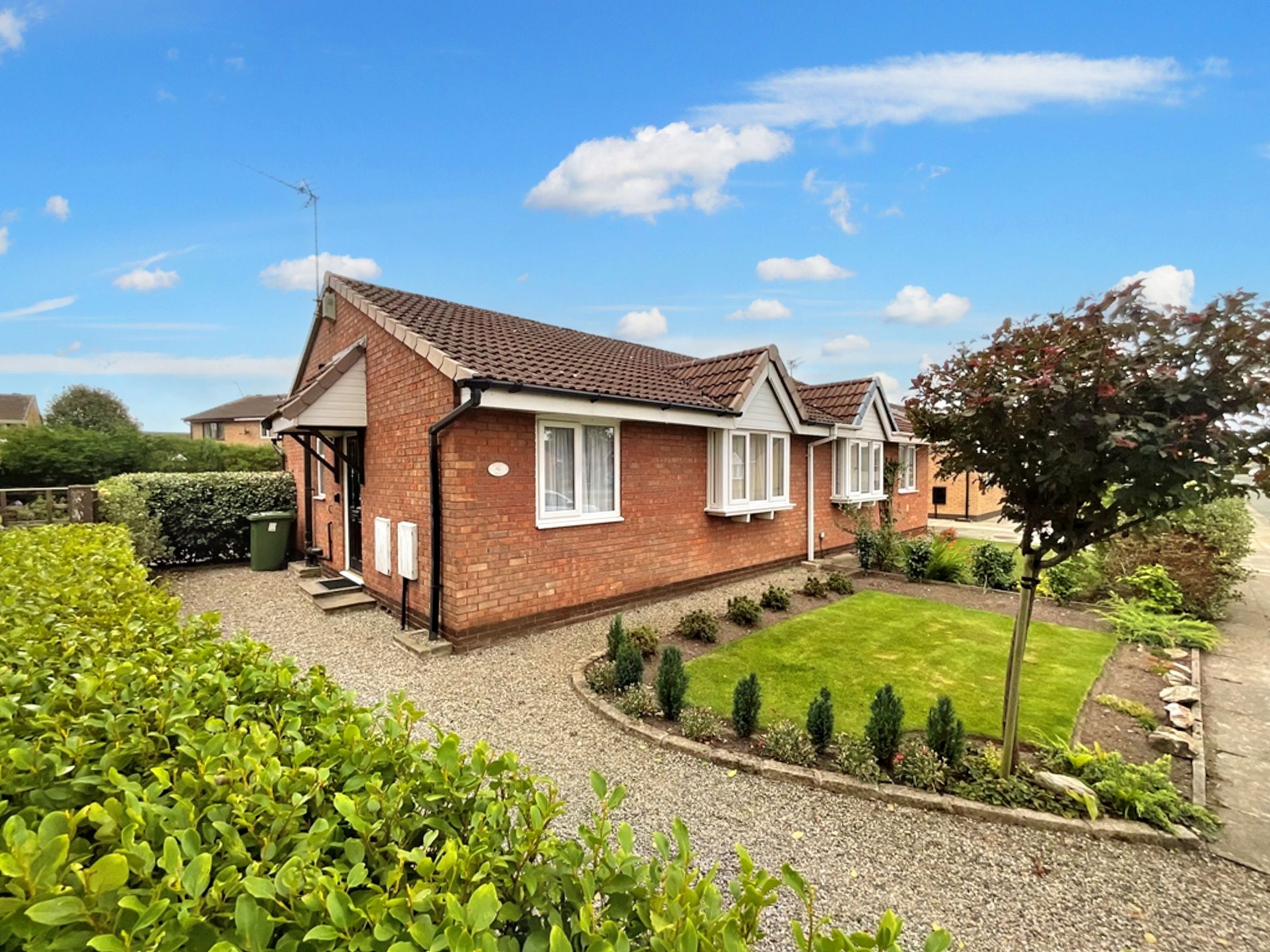 2 Bed Semi detached Bungalow For Sale In Heanor Drive Kew Southport 