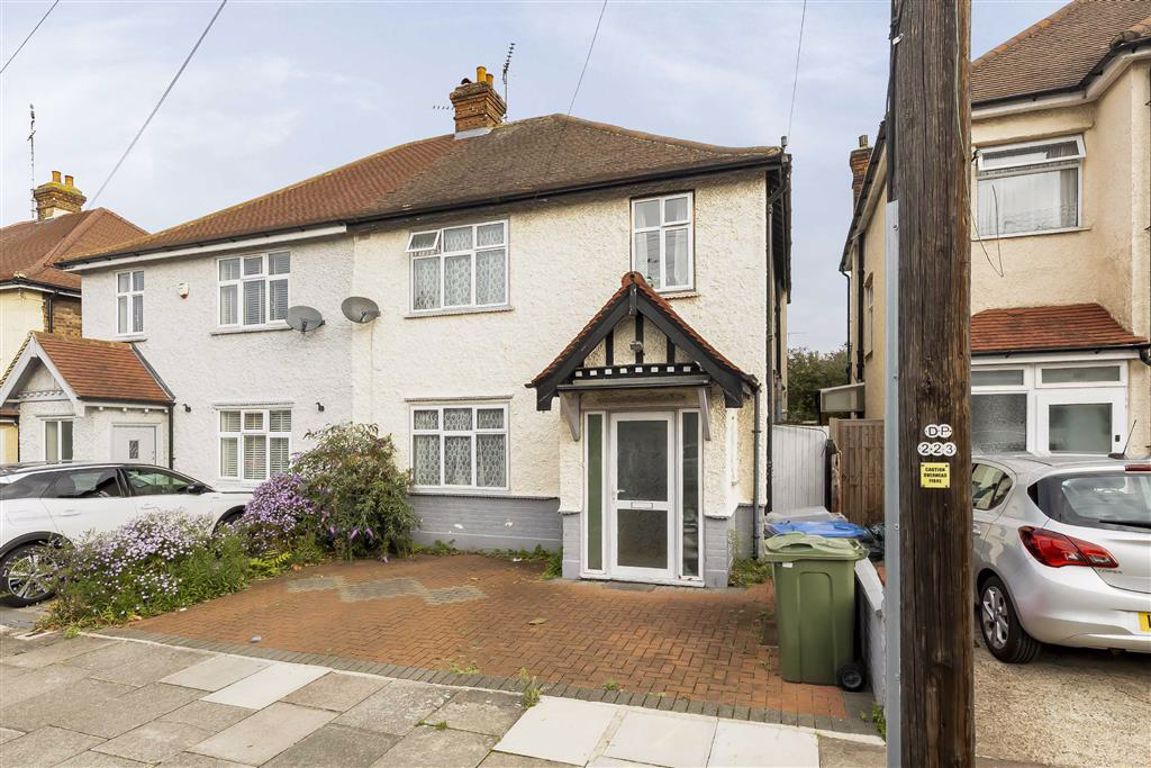 3 bed property for sale in Fleetwood Road, London NW10 Zoopla