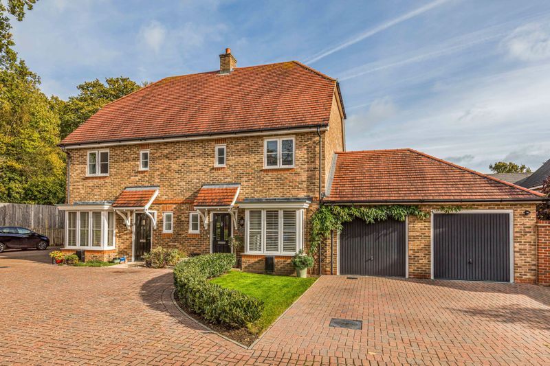 3 bed semidetached house for sale in Oaktree Drive, Emsworth PO10 Zoopla