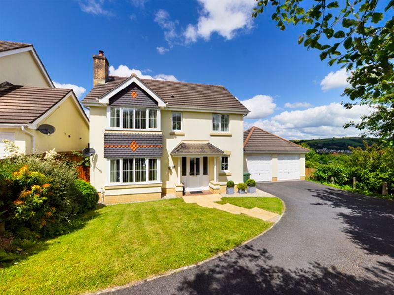 4 bed detached house for sale in Maes Y Wennol, Pentremeurig Road