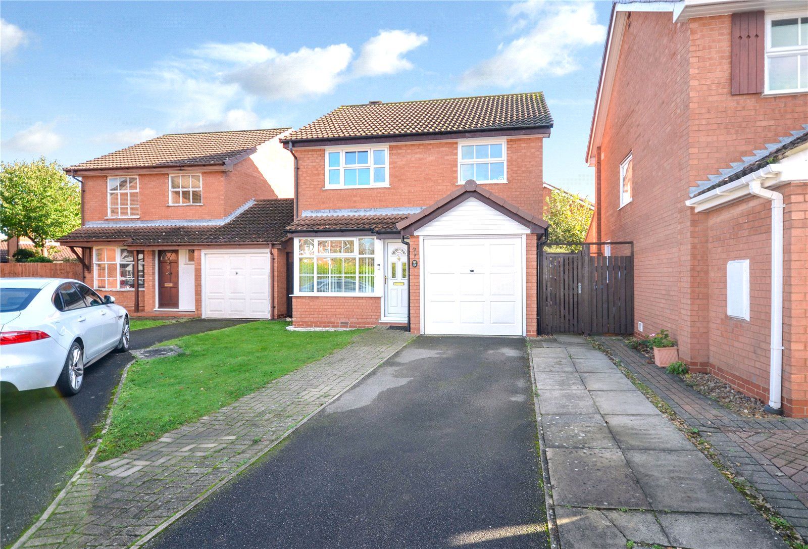 3 bed detached house for sale in Hanson Way, Aylesbury HP21 Zoopla