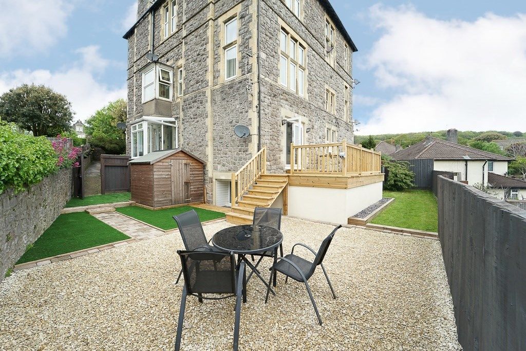 2 bed flat for sale in Landemann Circus, WestonSuperMare BS23 Zoopla