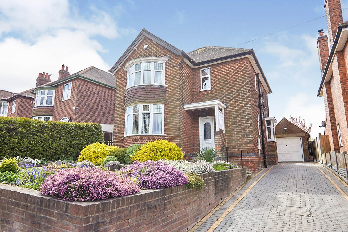 3 bed detached house for sale in Mill Hill Lane, BurtonOnTrent