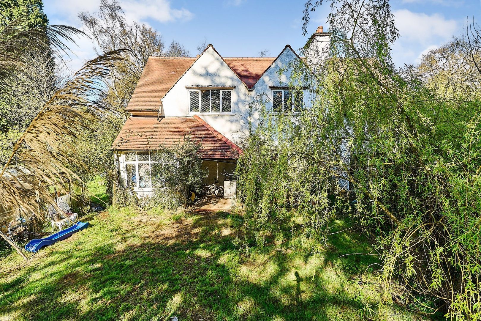 5 bed detached house for sale in Mogador, Tadworth KT20 Zoopla