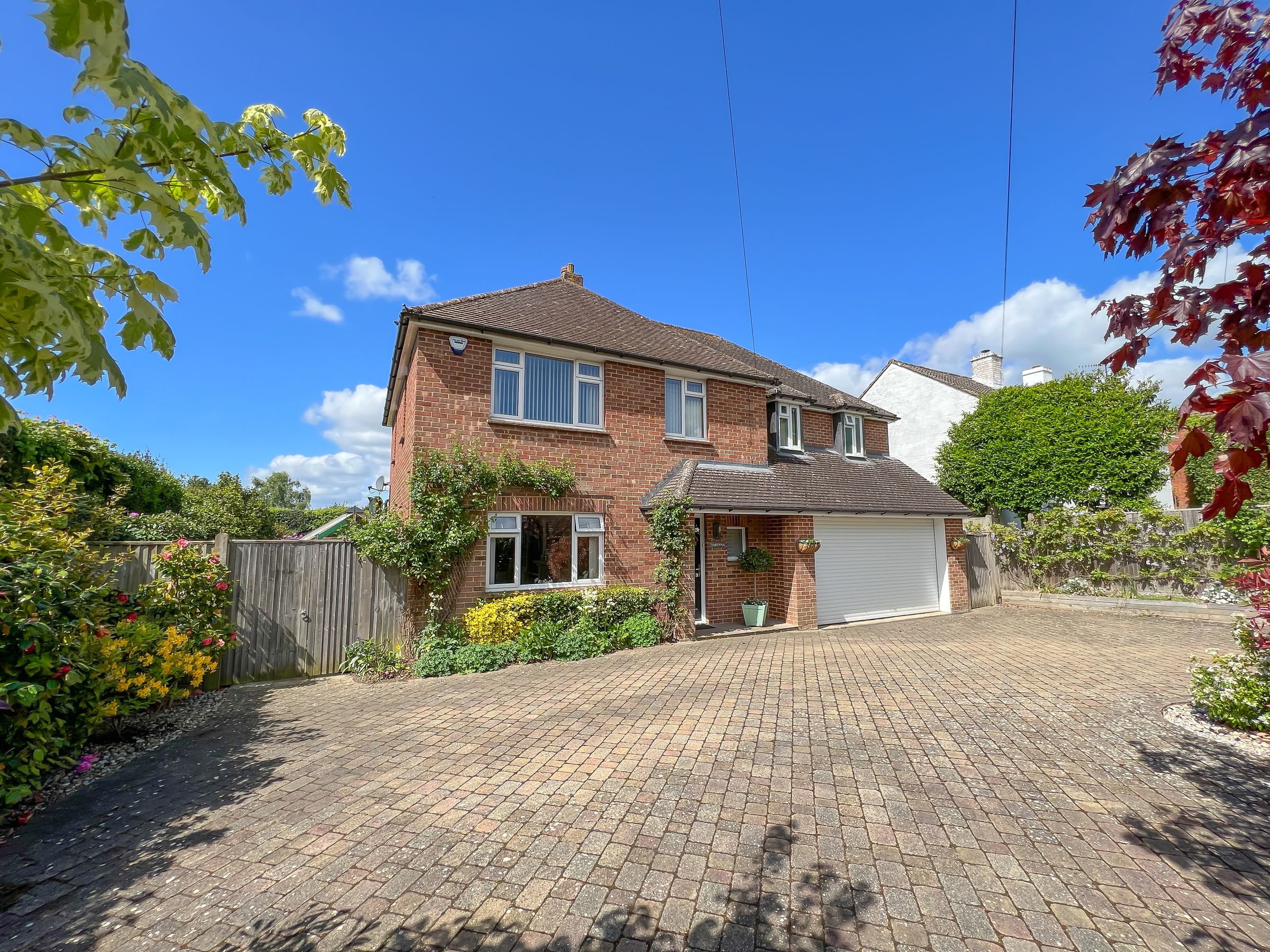 4 bed detached house for sale in Ship Street, East Grinstead RH19 Zoopla