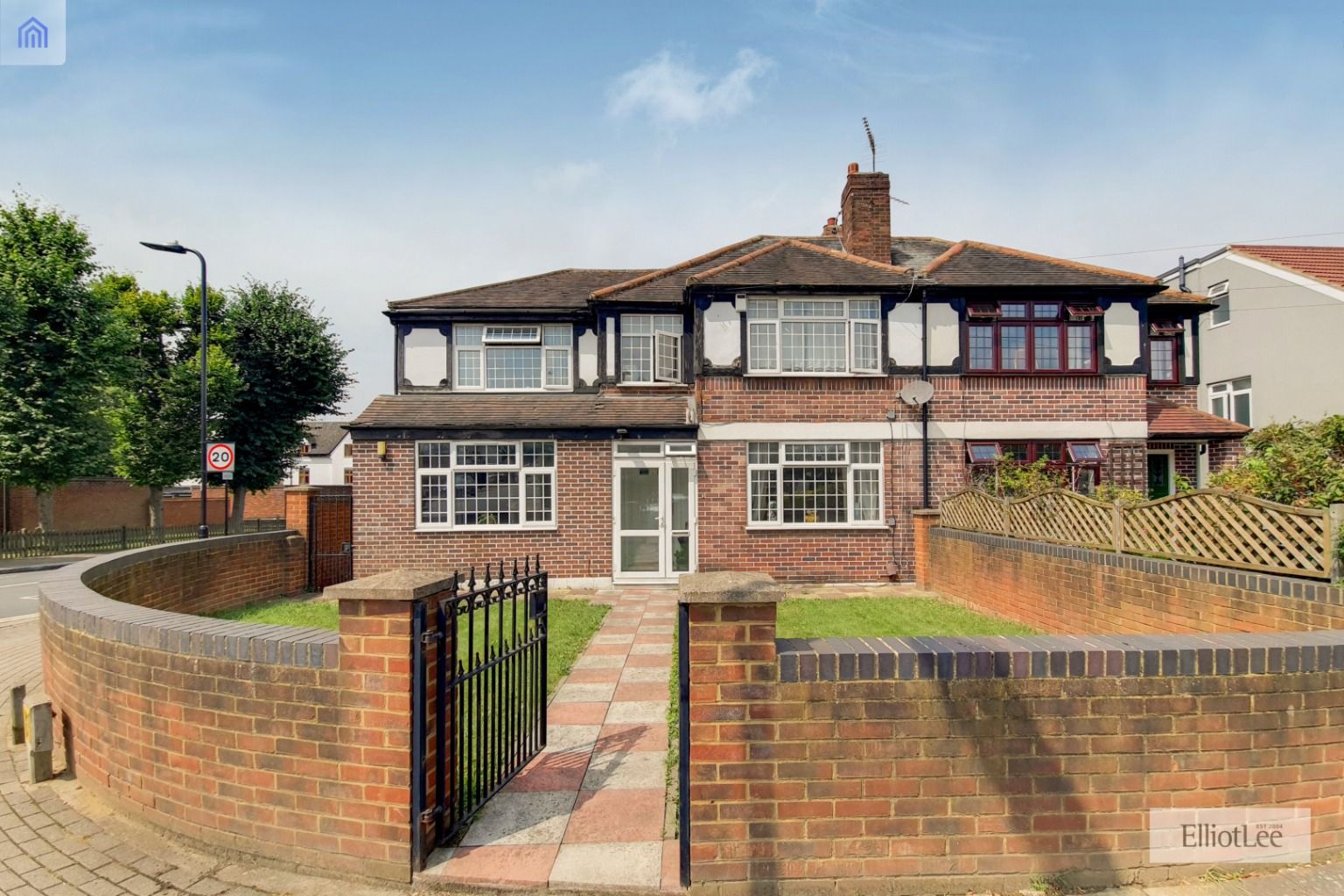5 bed semidetached house for sale in Middleton Avenue, Greenford UB6