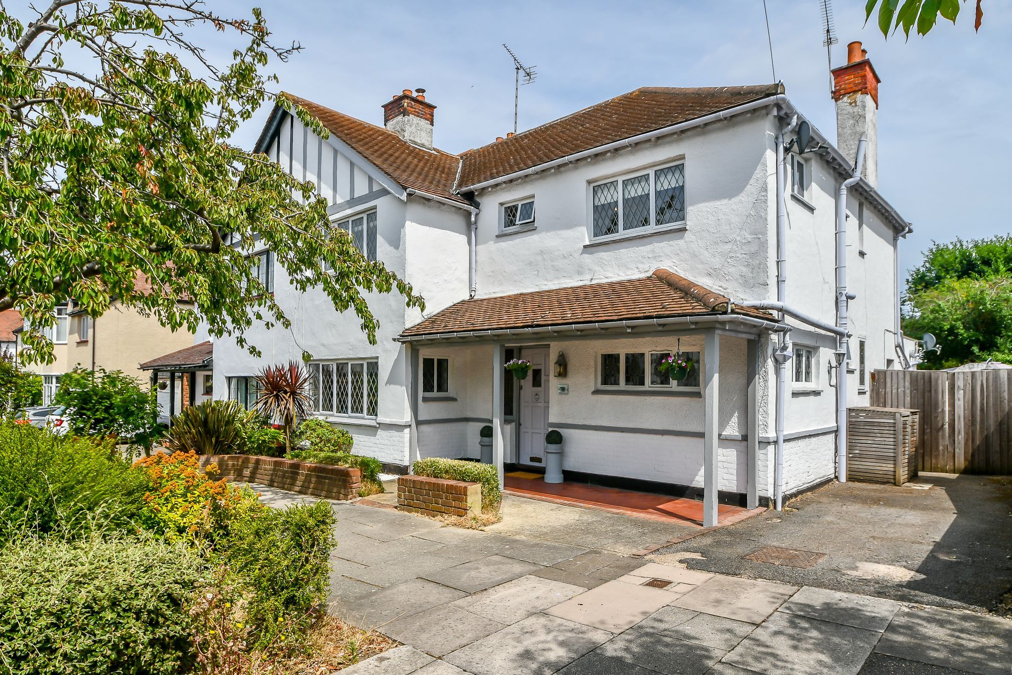 4 bed semidetached house for sale in Woodcote Road, LeighOnSea SS9