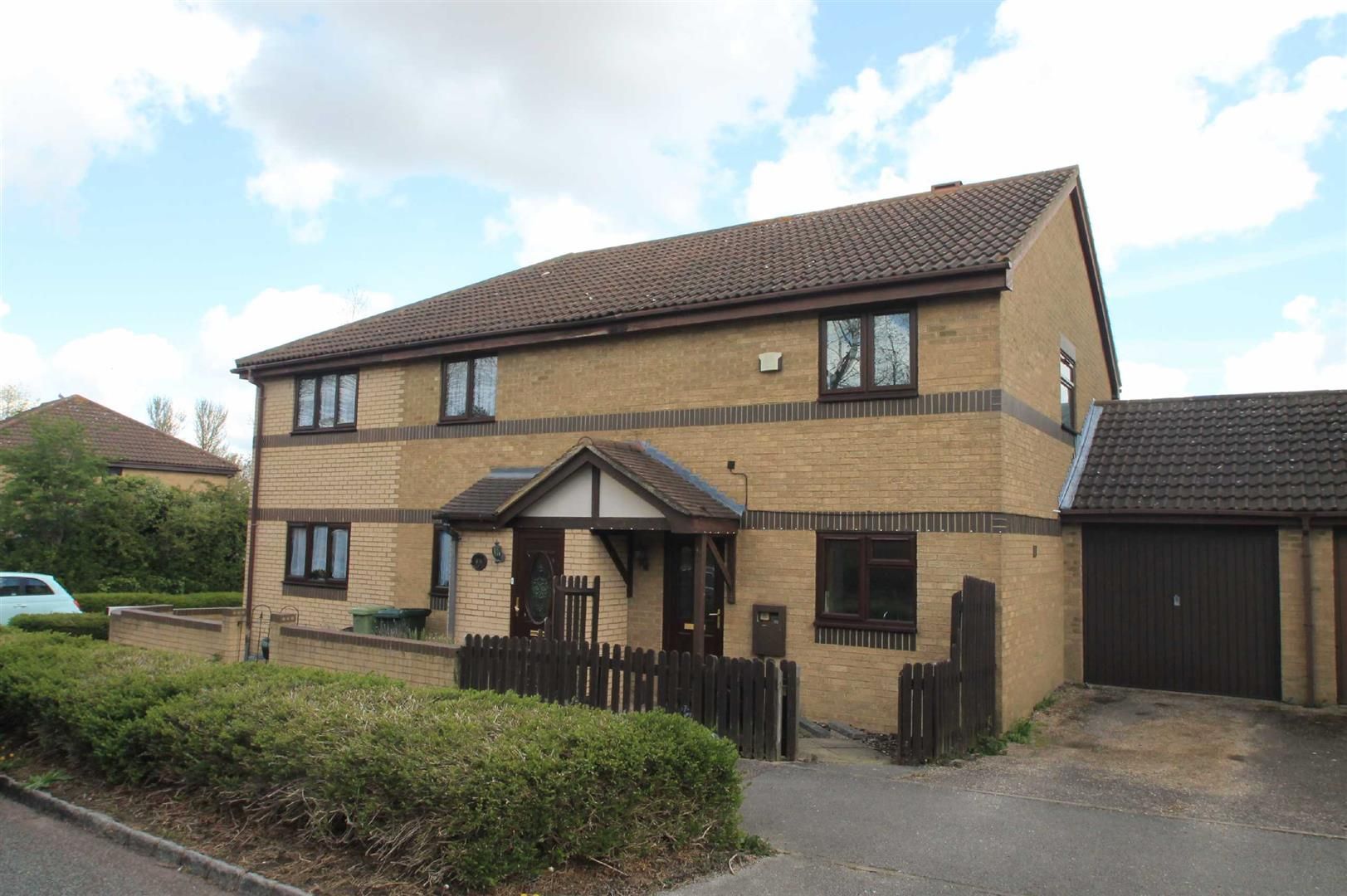 3 bed semidetached house to rent in Fortescue Drive, Shenley Church