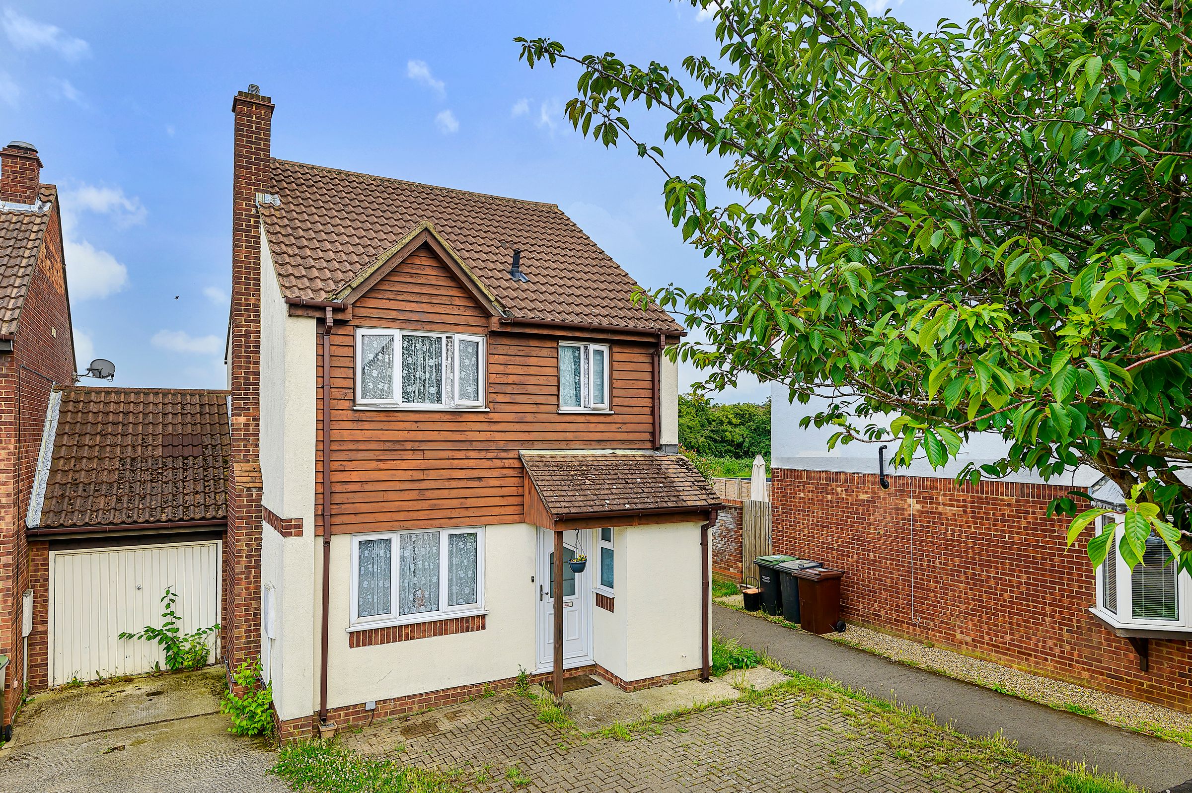 3 bed detached house for sale in Betjeman Close, Larkfield, Aylesford