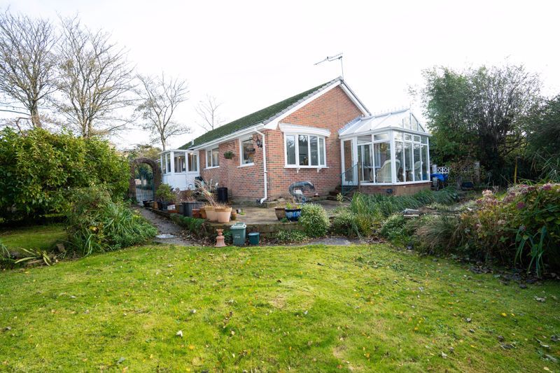 3 bed detached bungalow for sale in Orchards Way, Shorwell, Newport