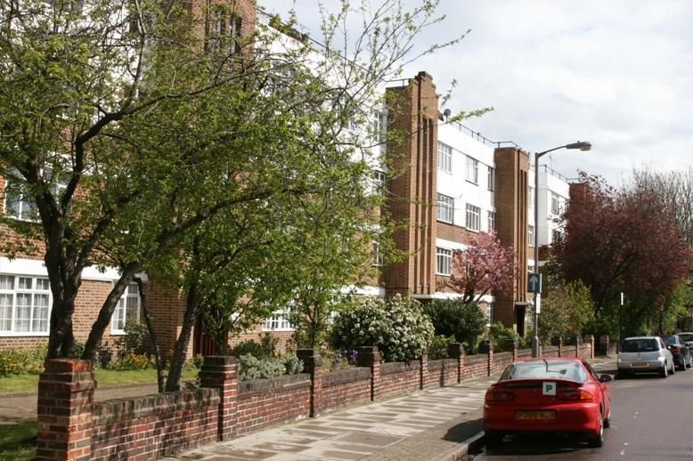 2 bed flat to rent in Balham High Road, Tooting Bec, London SW17 Zoopla