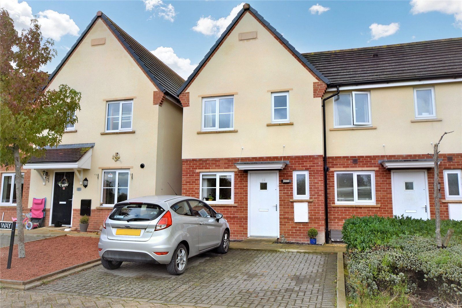 2 bed end terrace house for sale in Robin Way, Didcot, Oxfordshire OX11 Zoopla