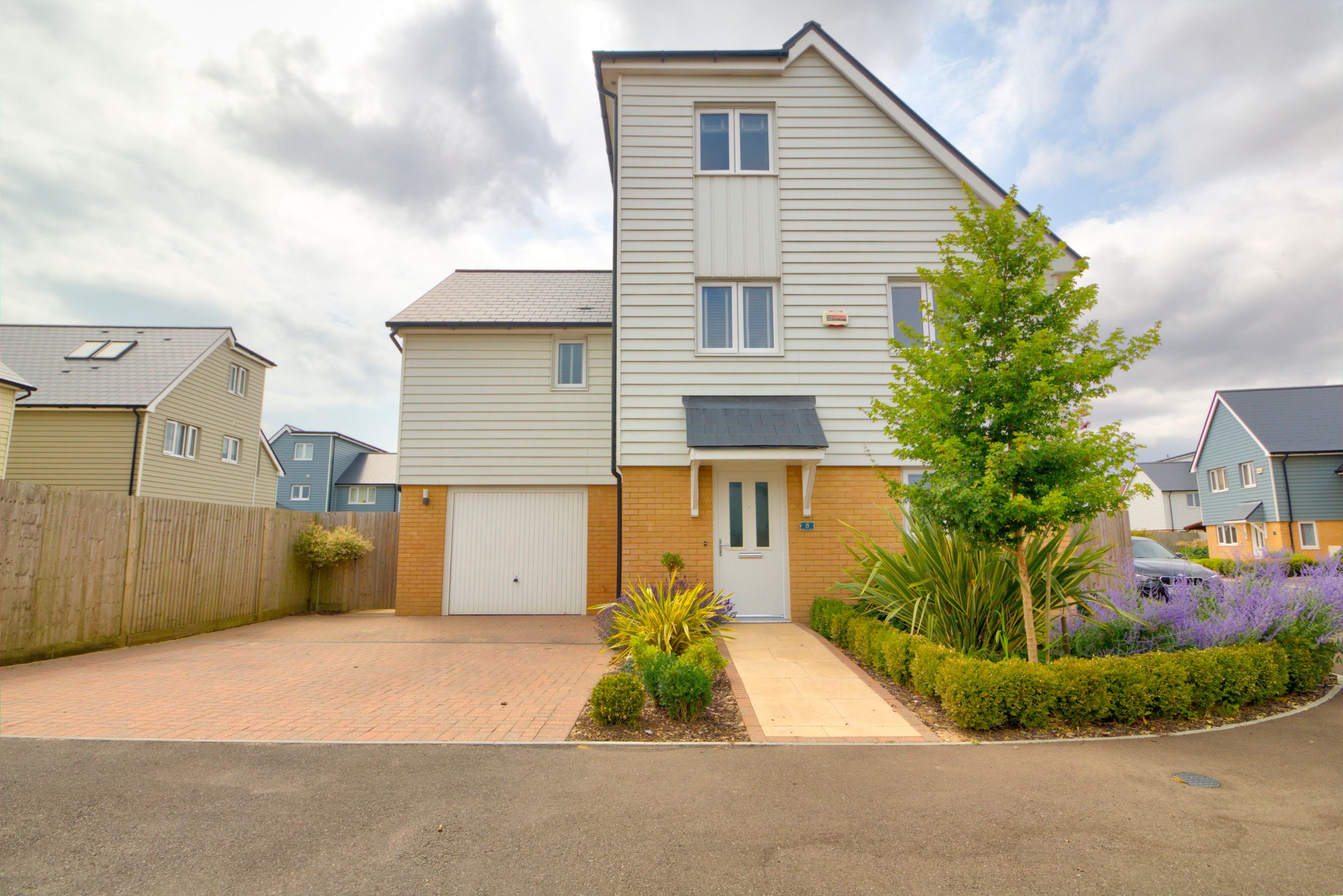 4 bed detached house for sale in Close, CapelLeFerne