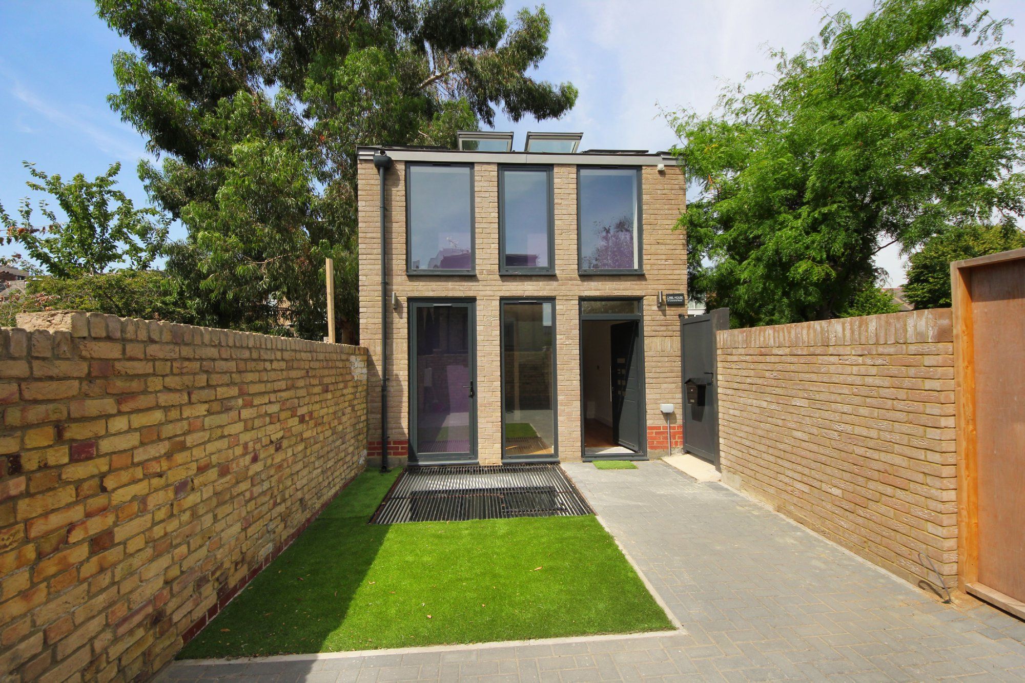 2 bed detached house for sale in St Leonards Road, London W13 Zoopla