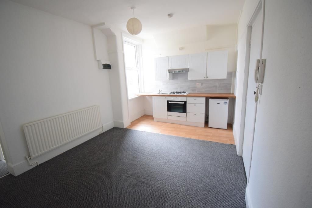 2 bed flat to rent in Finchley Road, Golders Green, London NW11 Zoopla