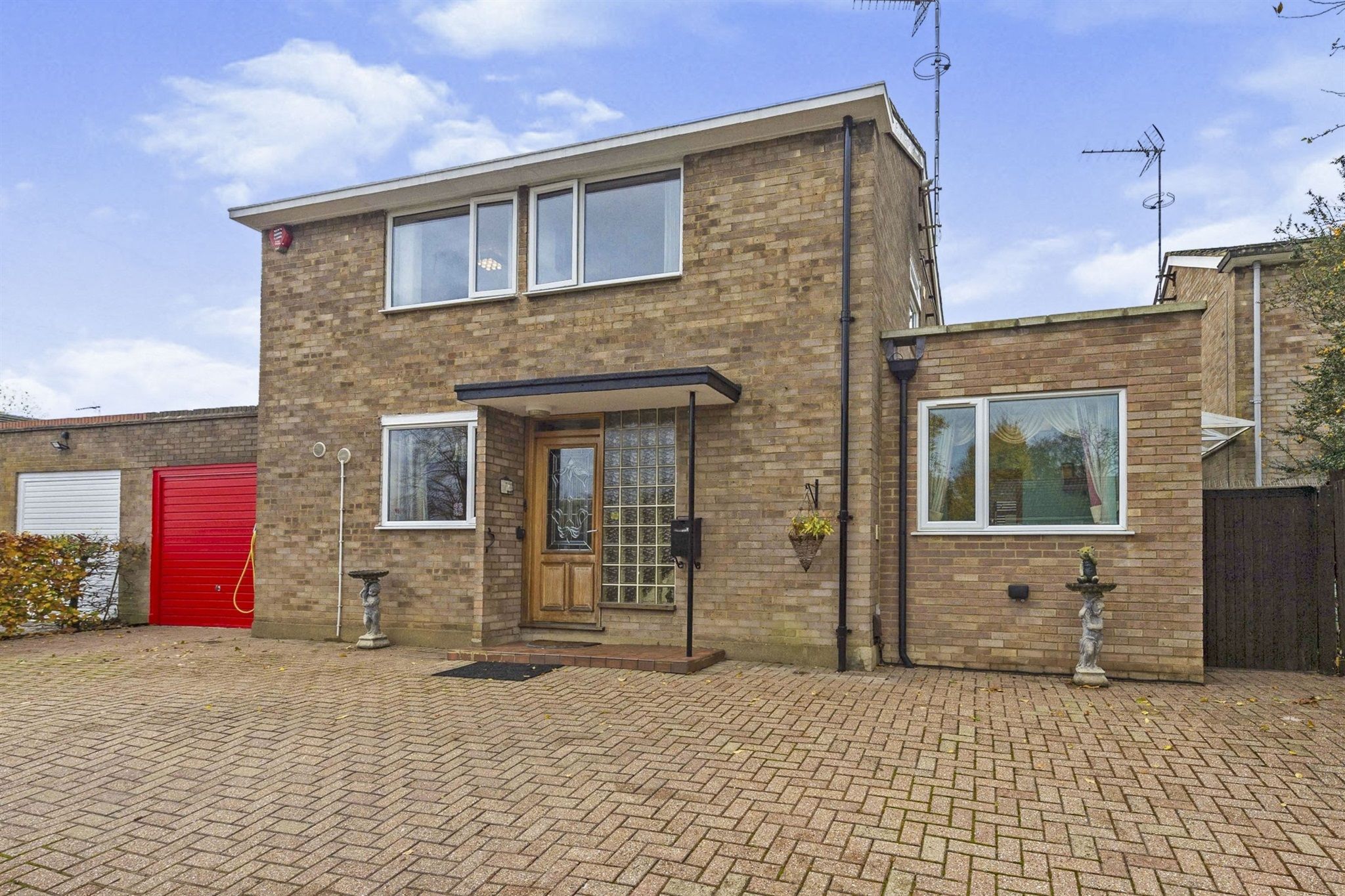 5 bed linkdetached house for sale in Ridgeway, Welwyn Garden City AL7