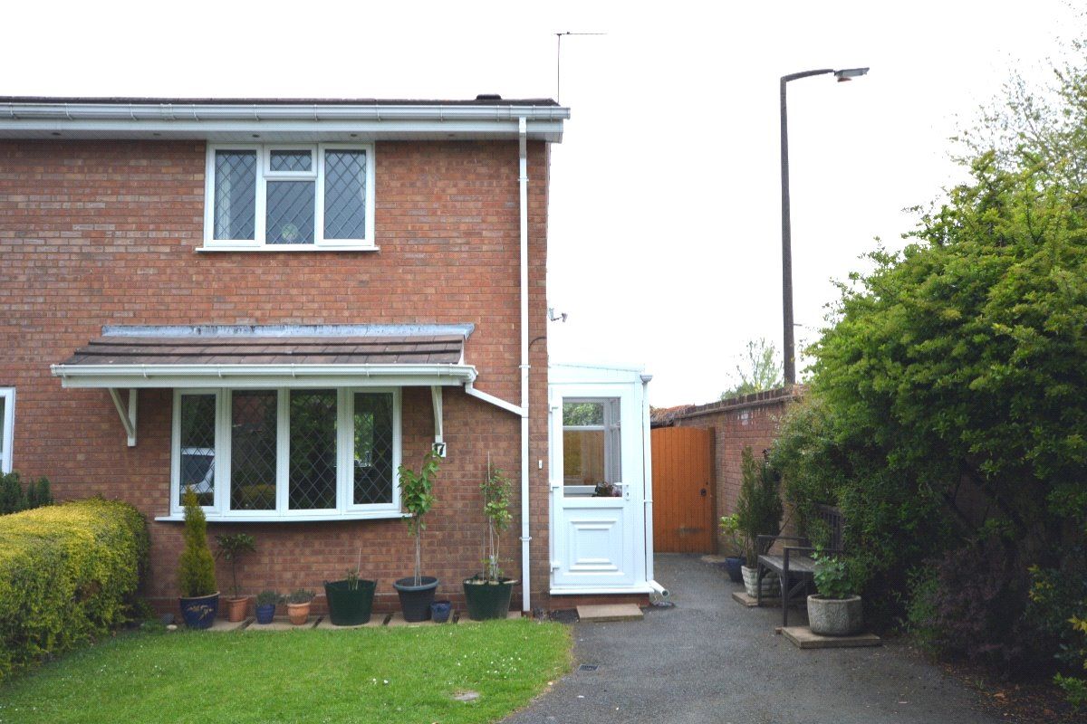 3 bed semidetached house to rent in Coulter Grove, Perton