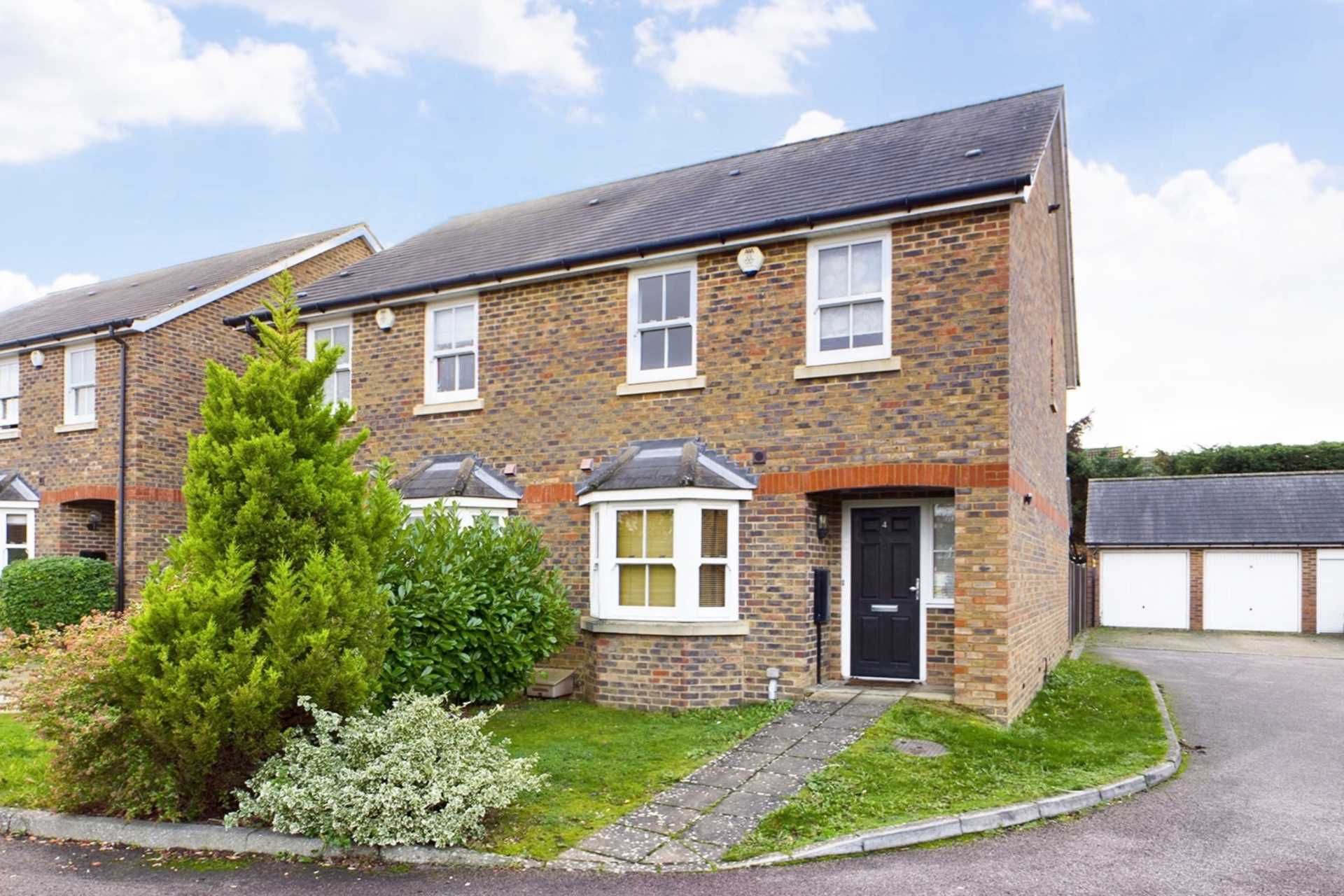 3 bed semidetached house for sale in Farm Way, Adeyfield HP2 Zoopla