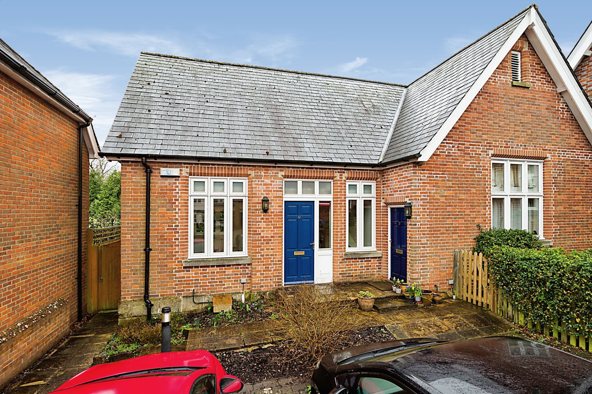 1 bed semidetached house for sale in Eden Court, Ticehurst, Wadhurst