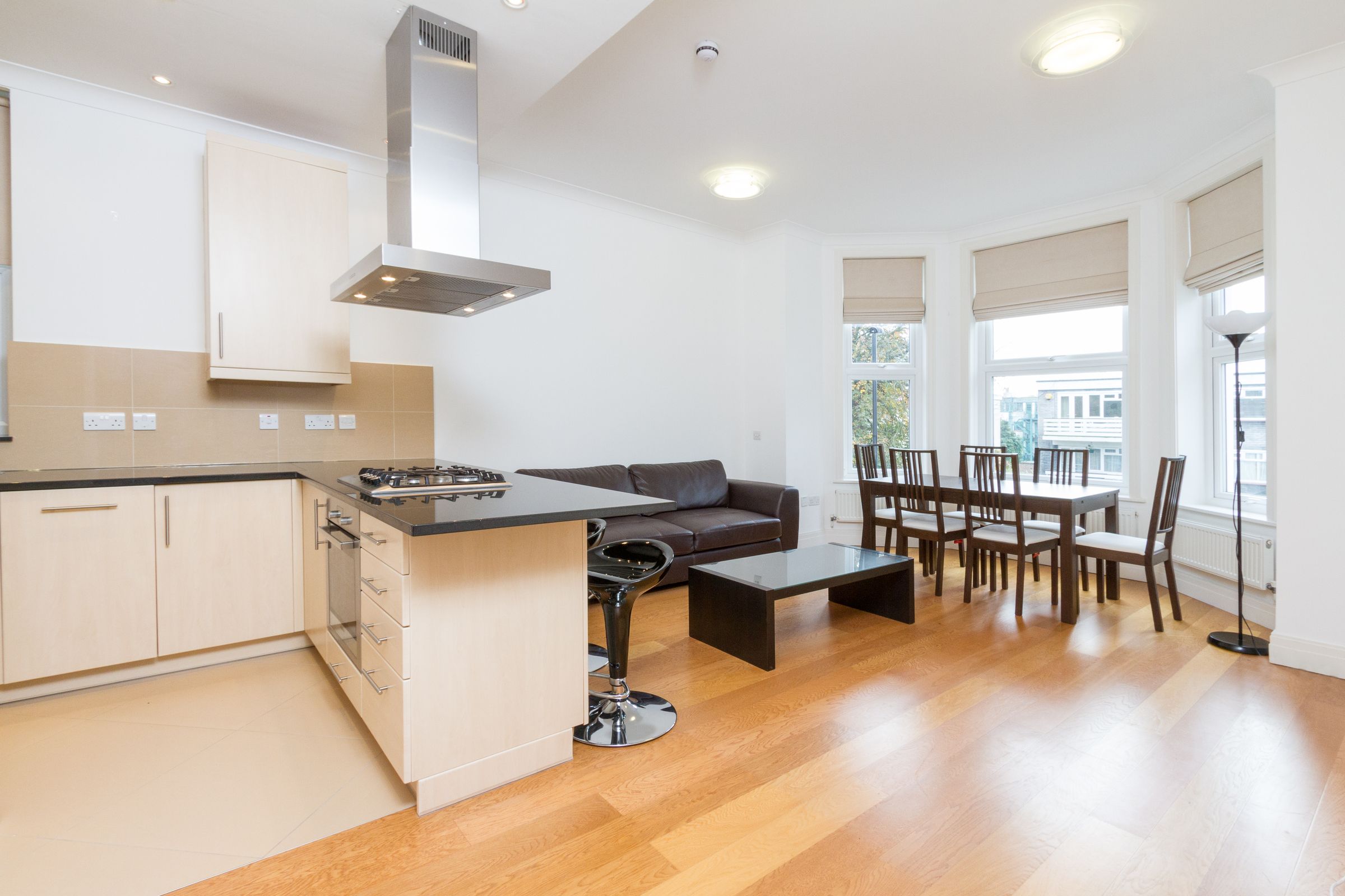 2 bed flat to rent in Very Near Haven Green Area, Ealing Broadway East