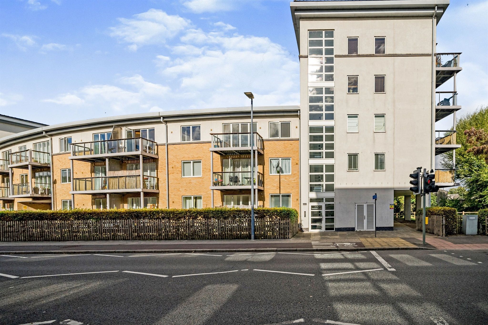 2 bed flat for sale in Ryemead Way, High HP11 Zoopla