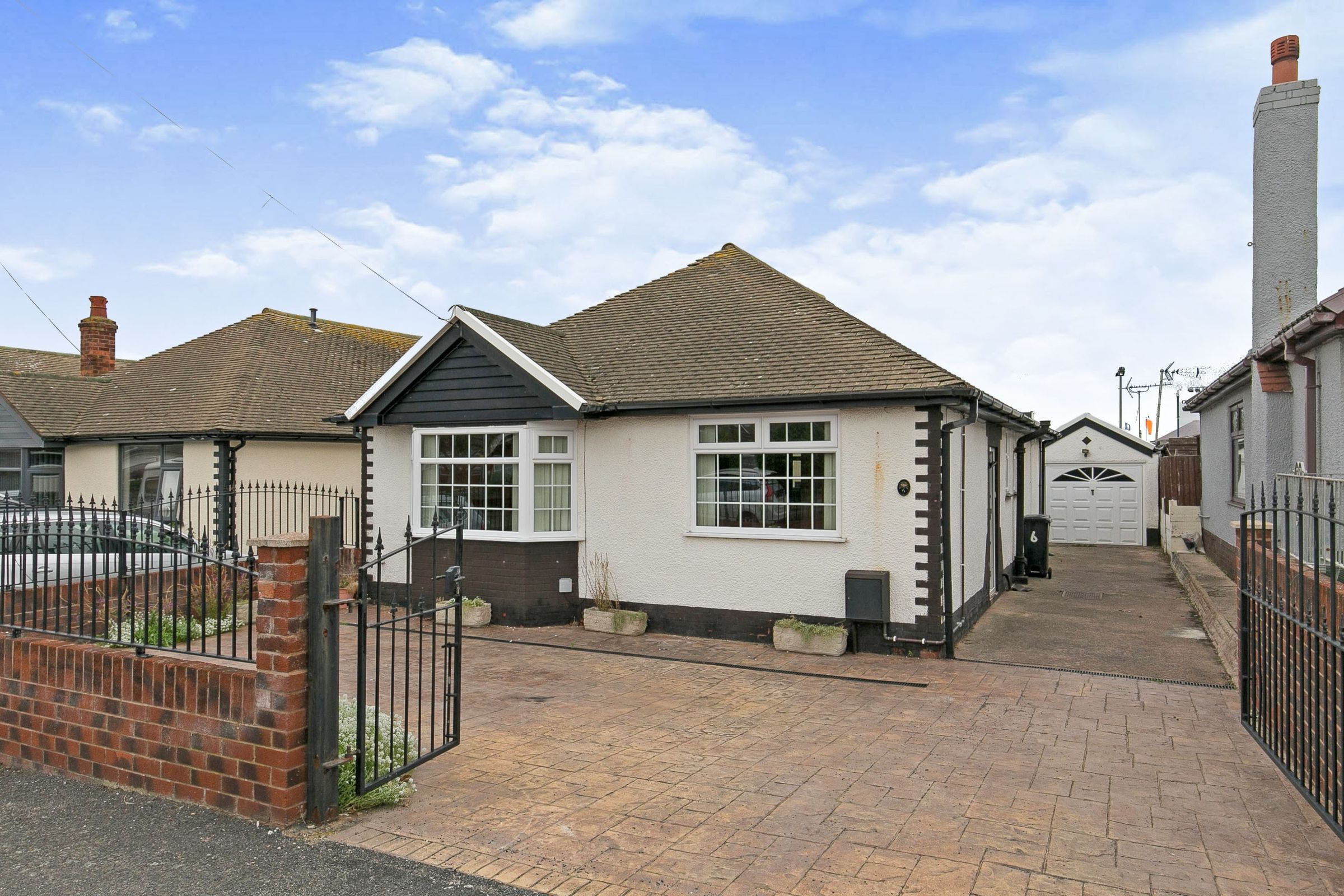 3 bed bungalow for sale in The Mall, Prestatyn, Denbighshire LL19 Zoopla