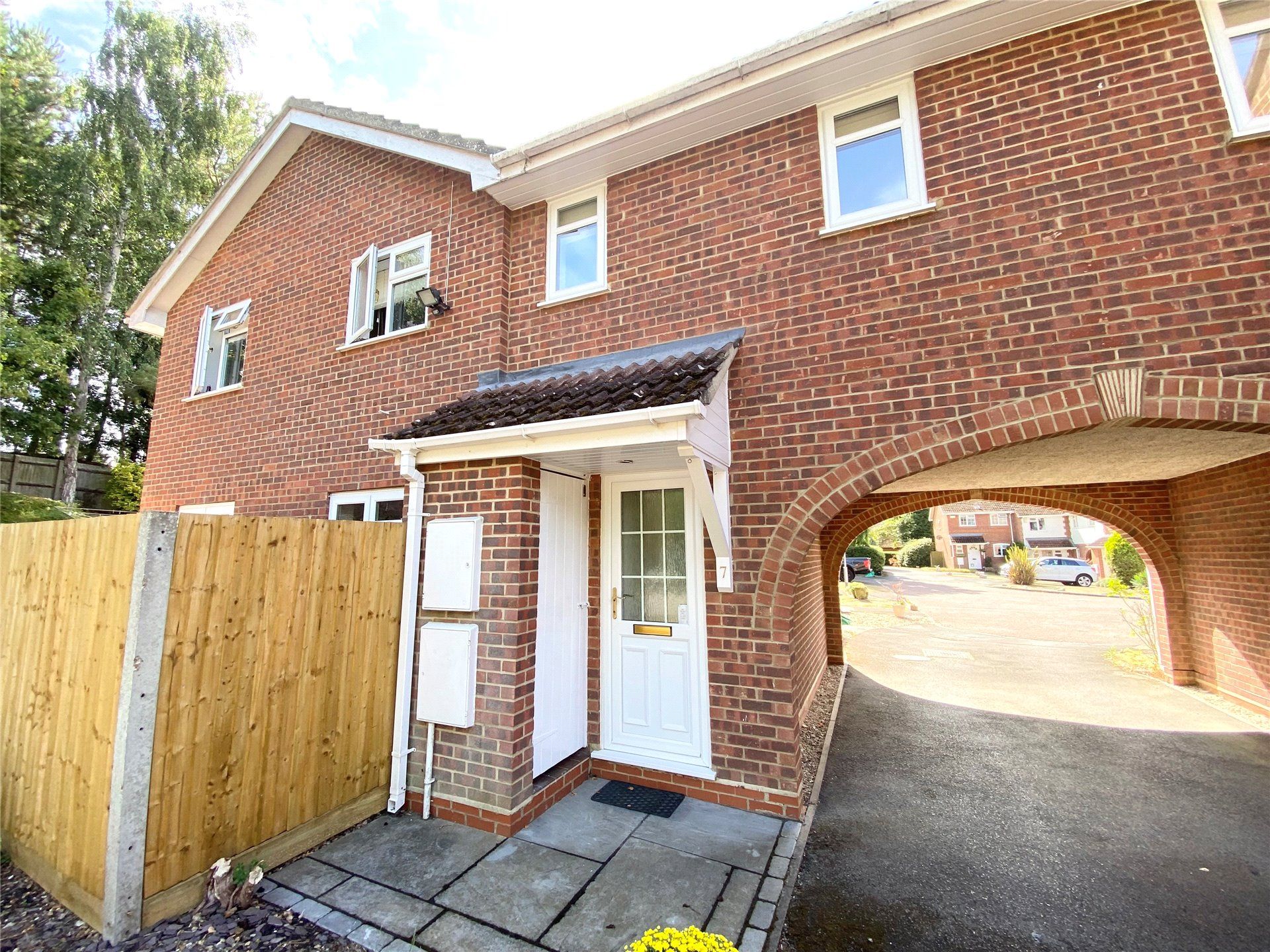 Studio to rent in Dodsells Well, Finchampstead, Wokingham, Berkshire