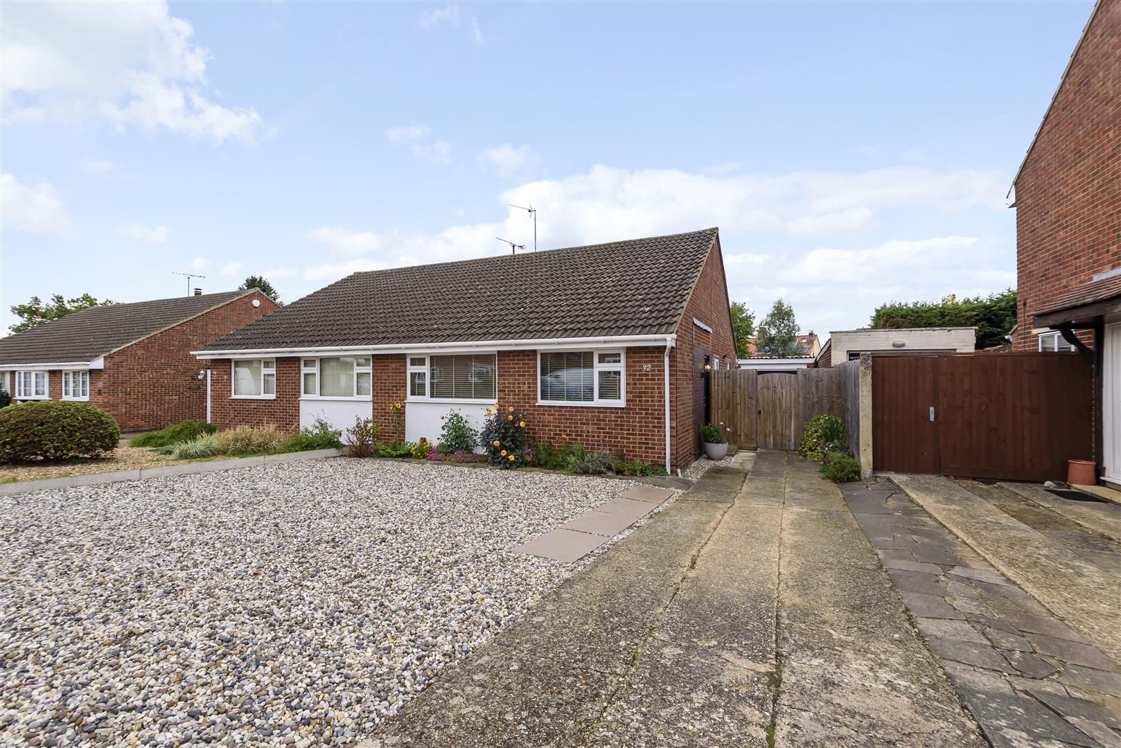 2 bed semidetached bungalow for sale in Bridle Drive, Clapham, Bedford