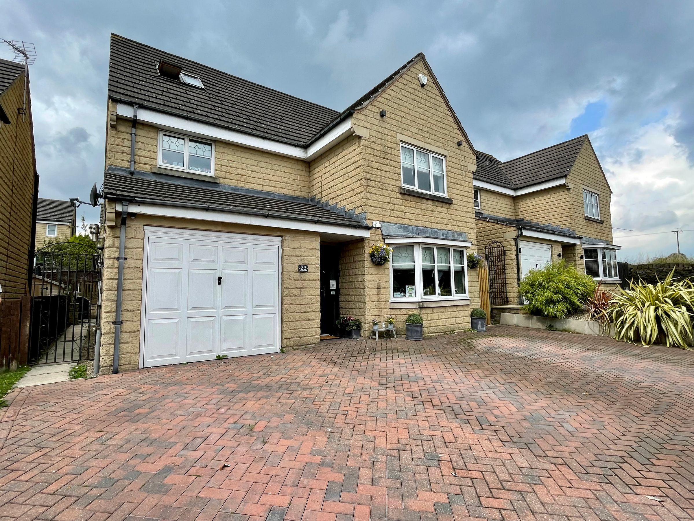 Greystone, Huddersfield HD4  