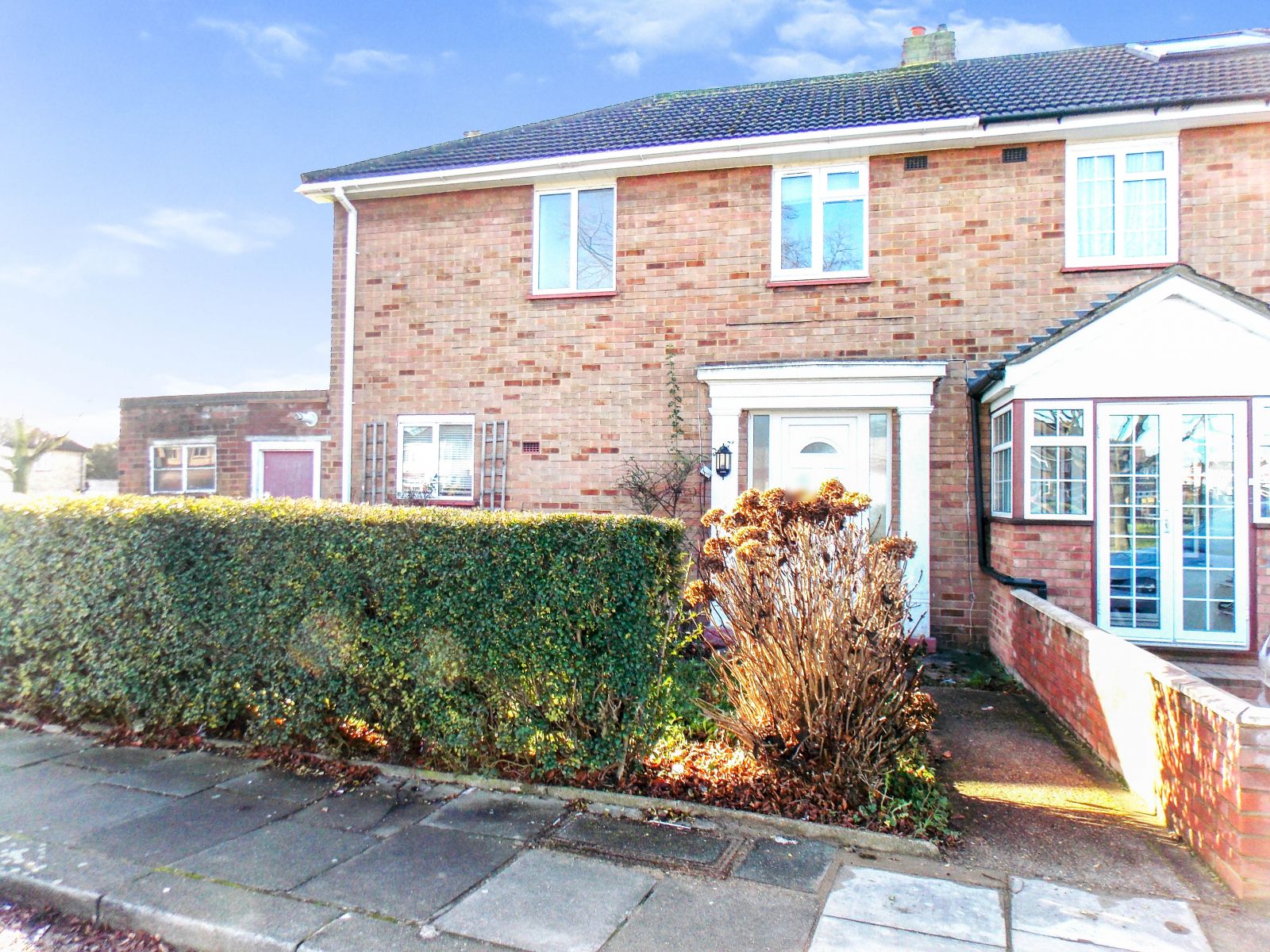 3 bed semidetached house to rent in Fryent Way, Kingsbury, London NW9