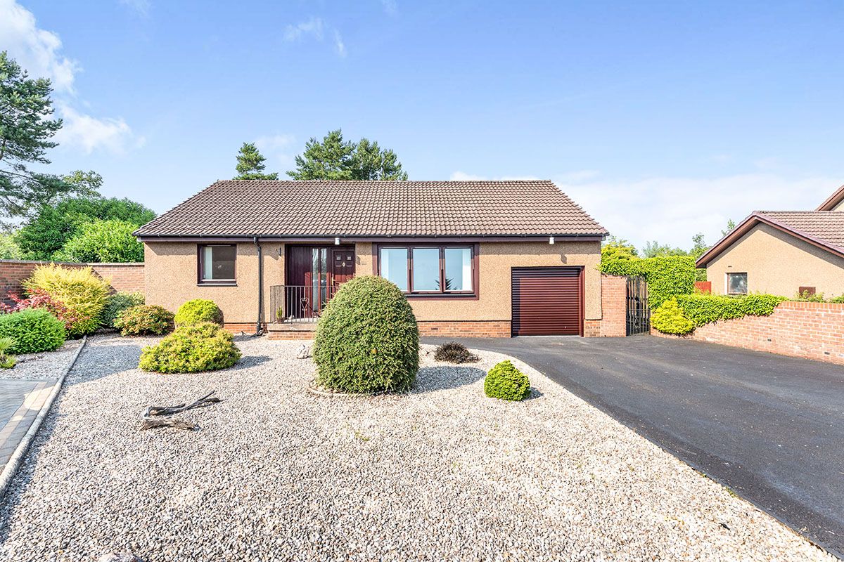 3 bed bungalow for sale in Strathdon Park, Glenrothes, Fife KY6 Zoopla