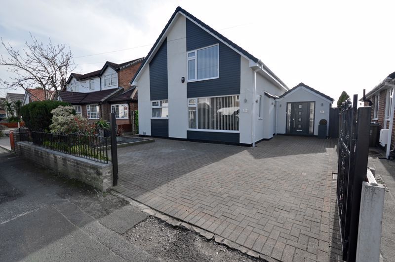 5 bed detached house for sale in Parkstone Avenue, Whitefield