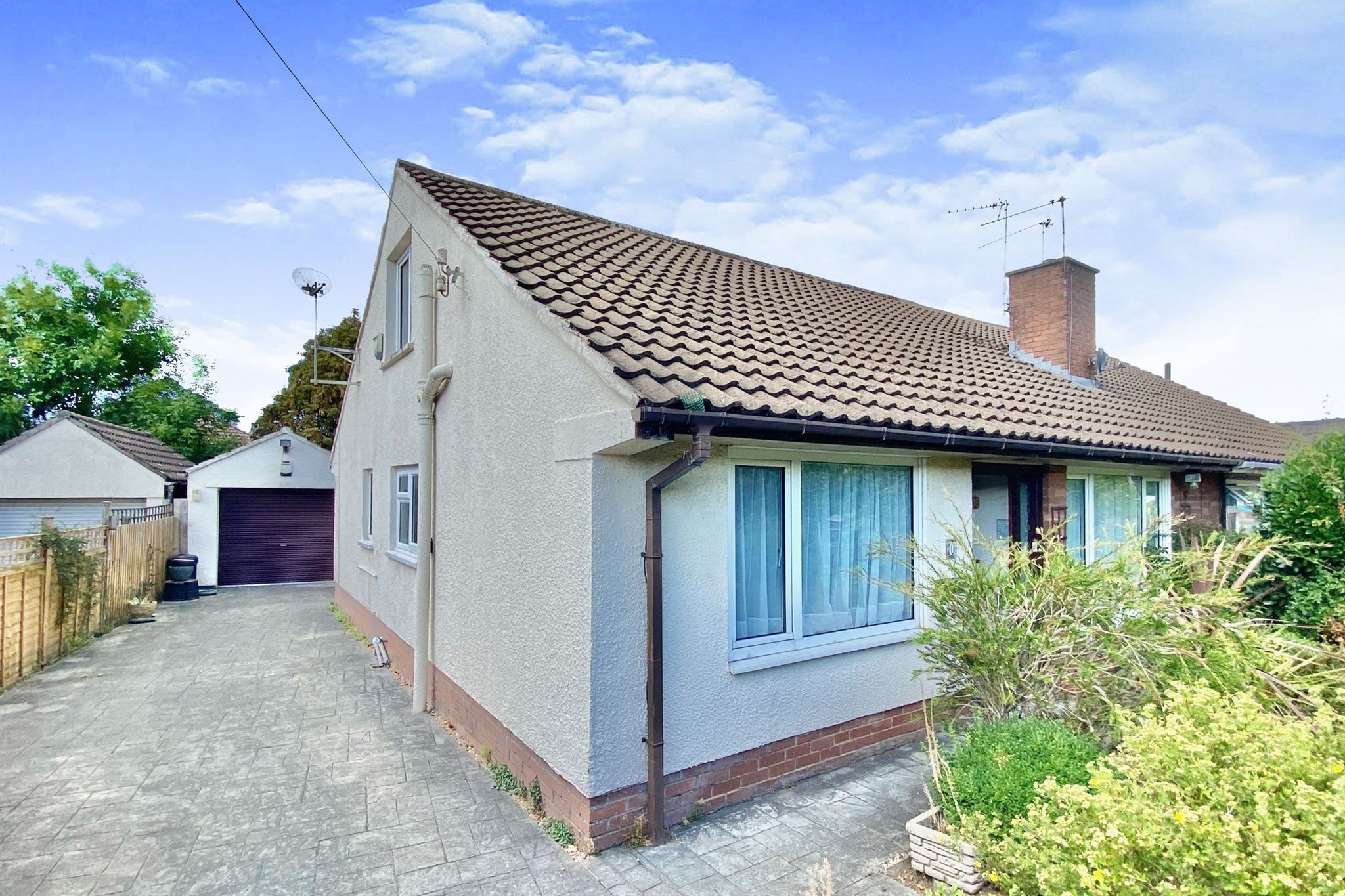 2 bed semidetached bungalow for sale in Longmeadow Drive, Dinas Powys