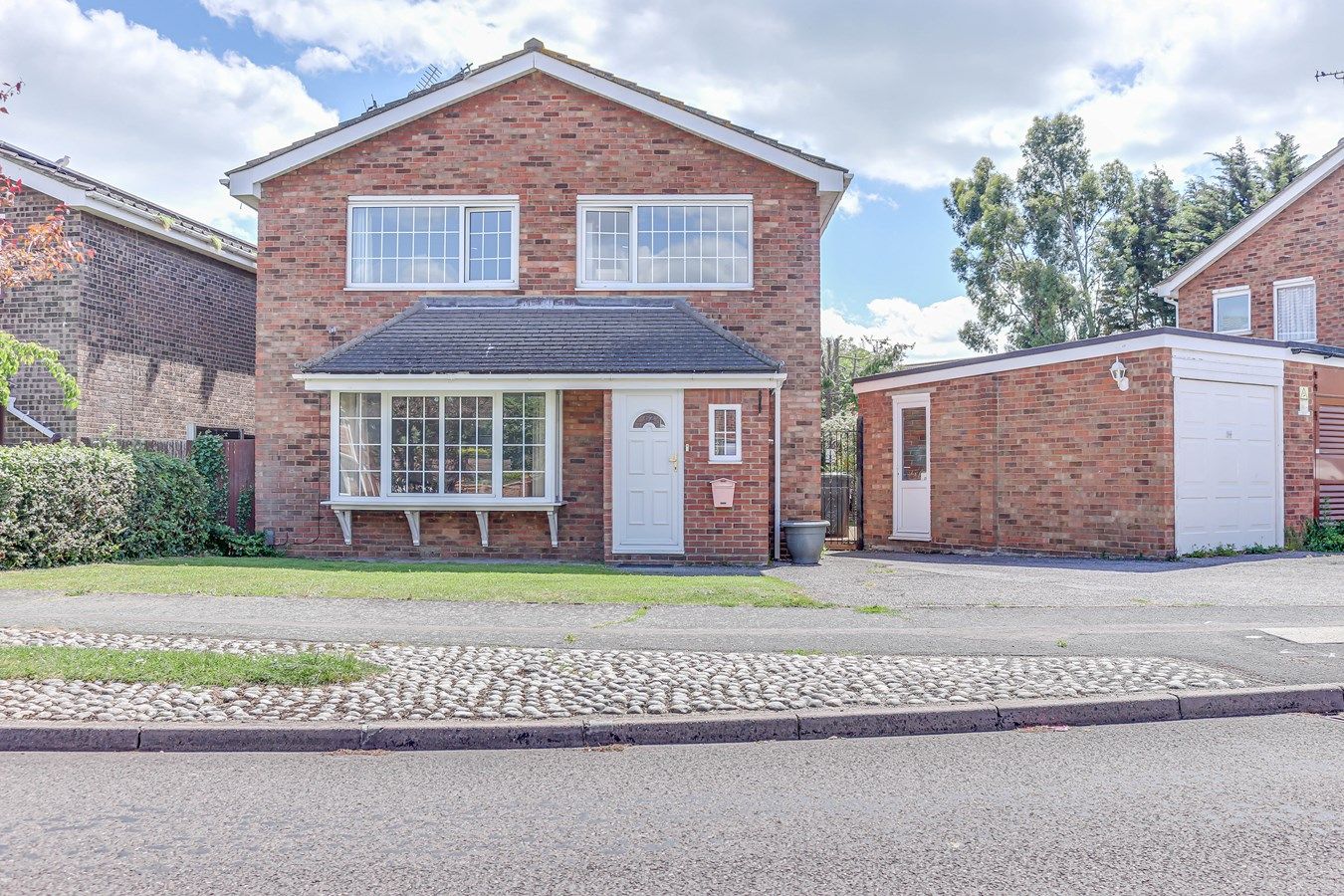 4 bed detached house for sale in Raphael Drive, Shoeburyness SS3 Zoopla